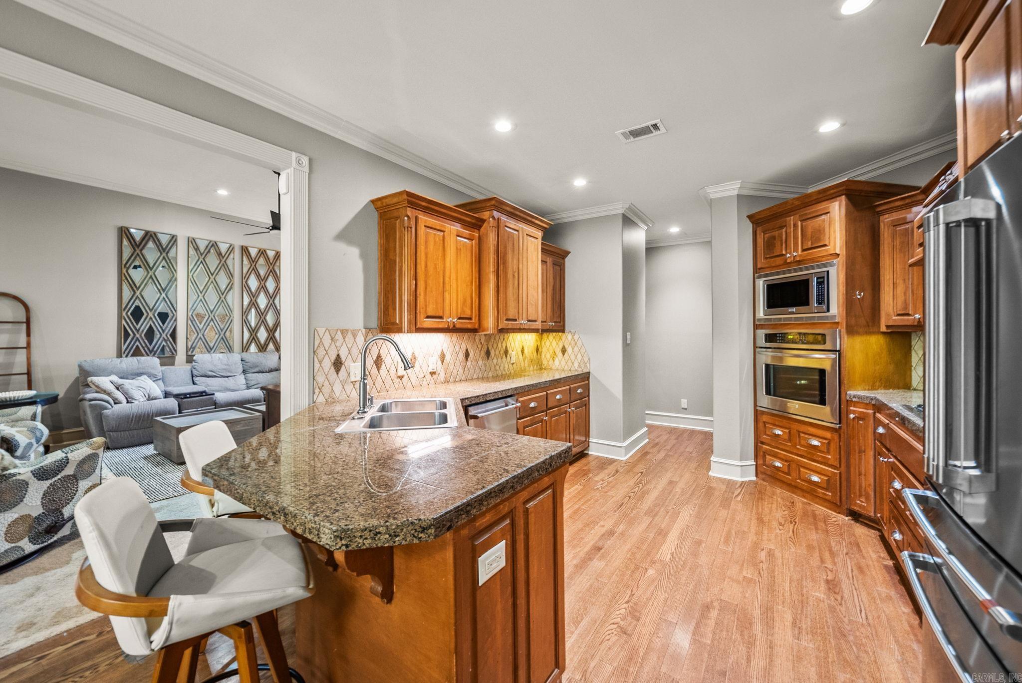 MADISON VALLEY - Residential