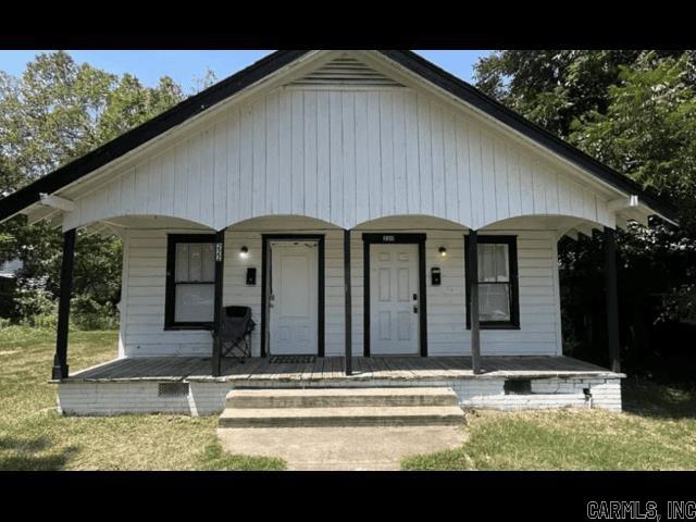 Located in North Little Rock, 222 College Park Cir is a duplex-style multi-family property offering 2 total bedrooms and 2 bathrooms across approximately 1,150 sq ft. Conveniently situated near downtown, shopping, dining, schools, and major highways, this property provides easy access to Argenta Arts District and Simmons Bank Arena. Great opportunity for investors or buyers seeking income potential in a central location.