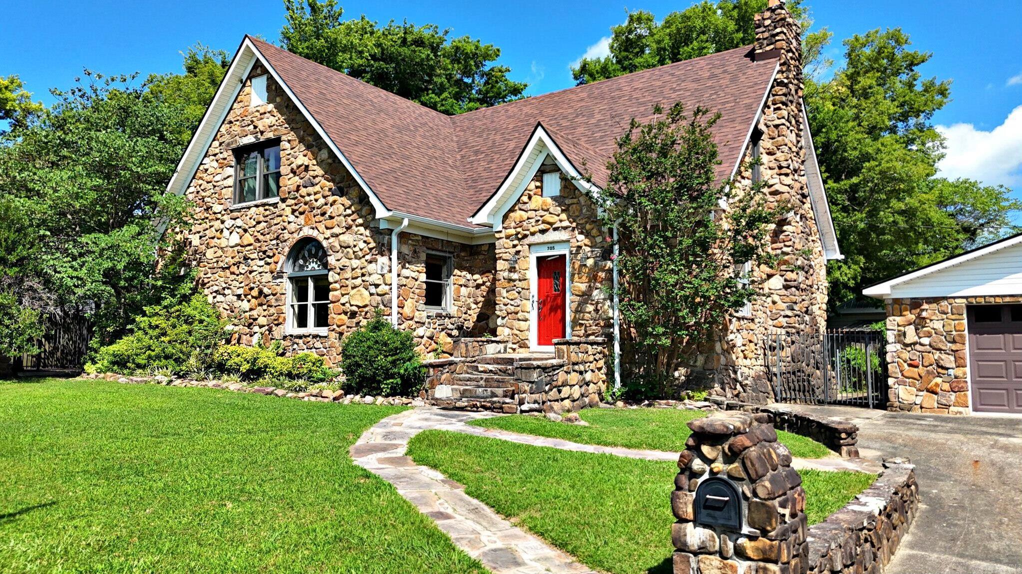 MENA ORIGINAL - Residential