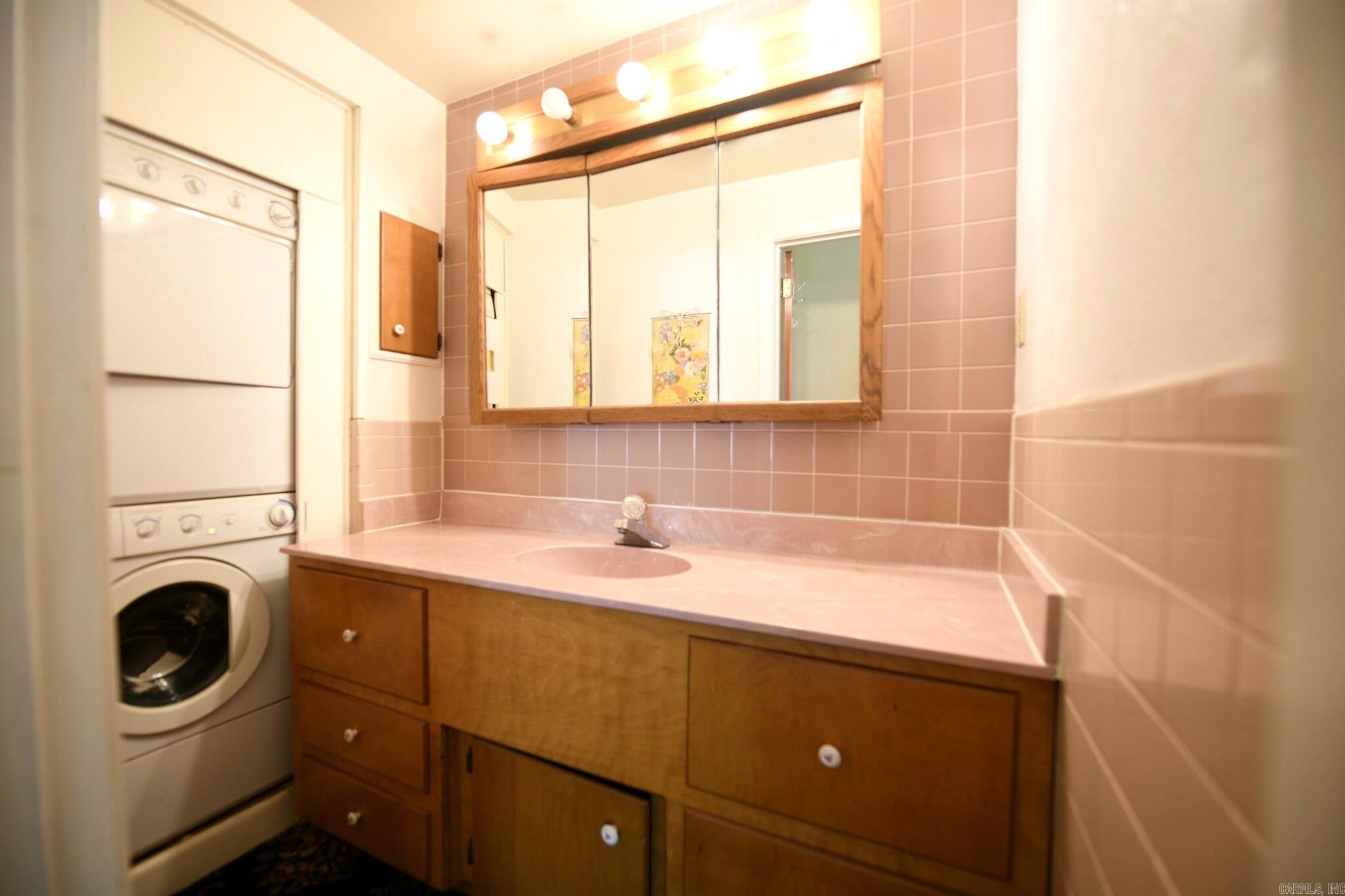 MENA ORIGINAL - Residential