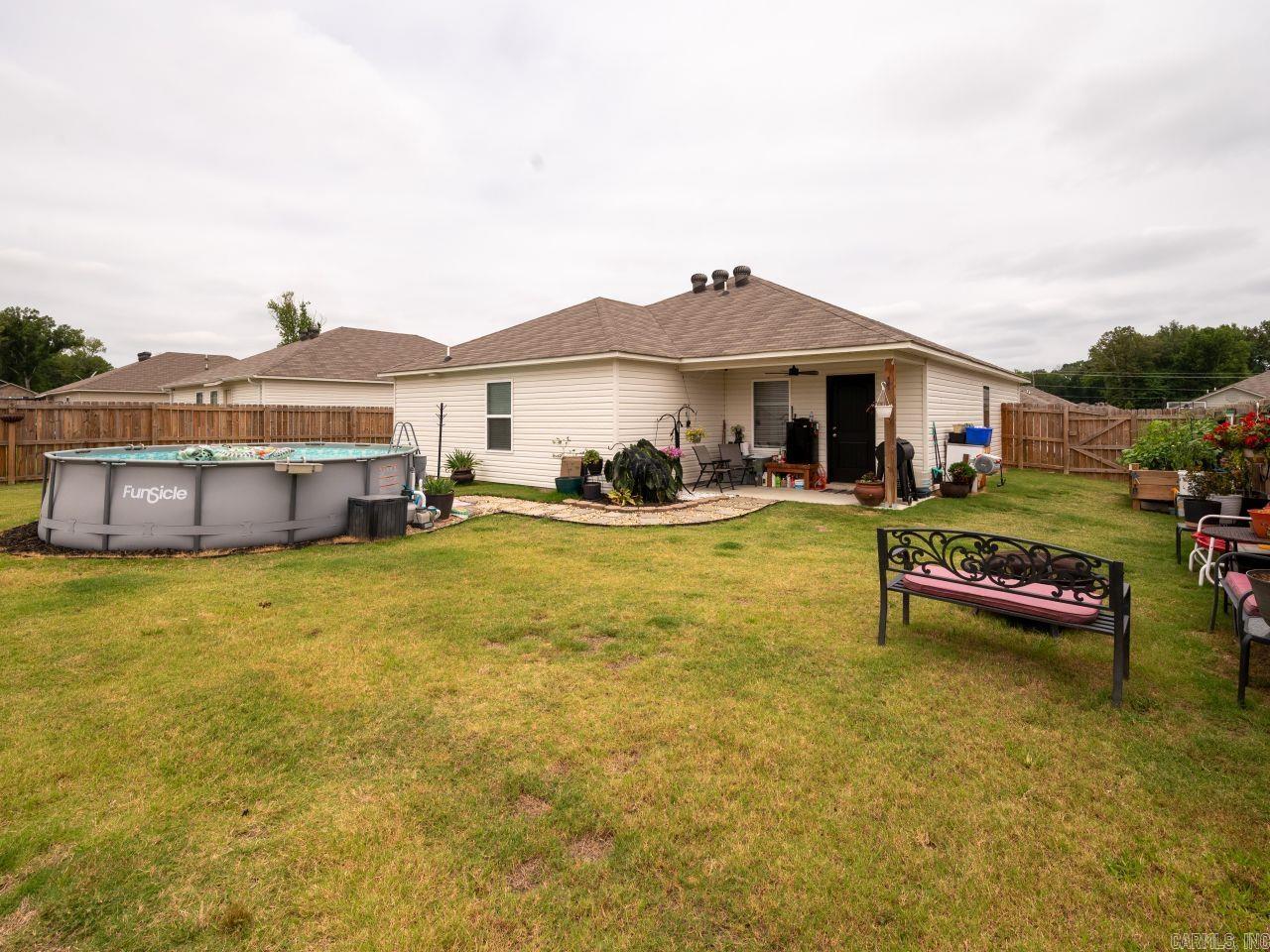 STAGECOACH MEADOWS - Residential