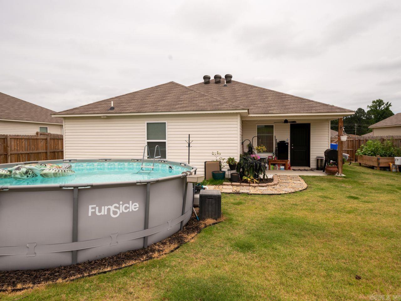 STAGECOACH MEADOWS - Residential