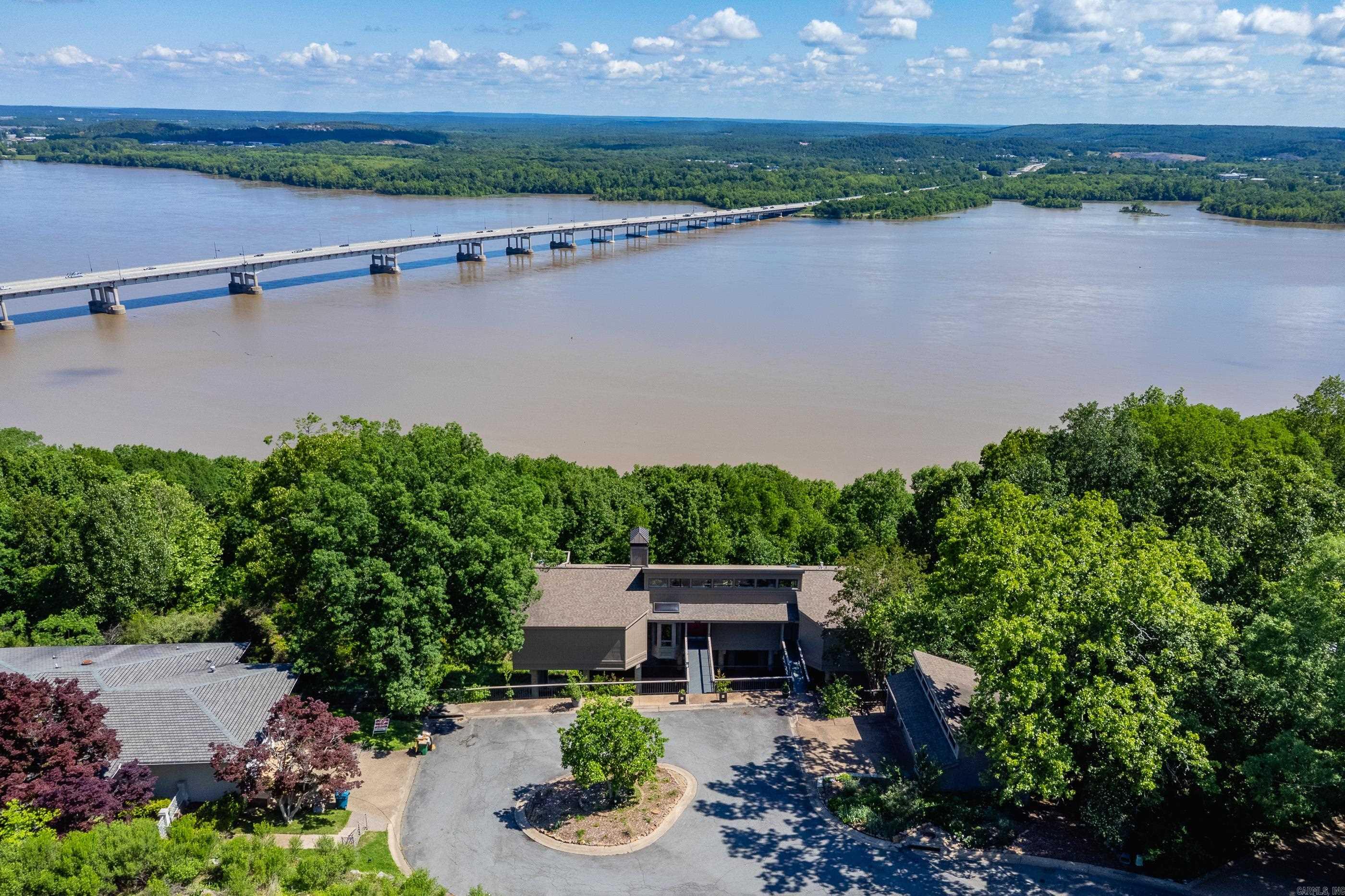 RIVER RIDGE - Residential