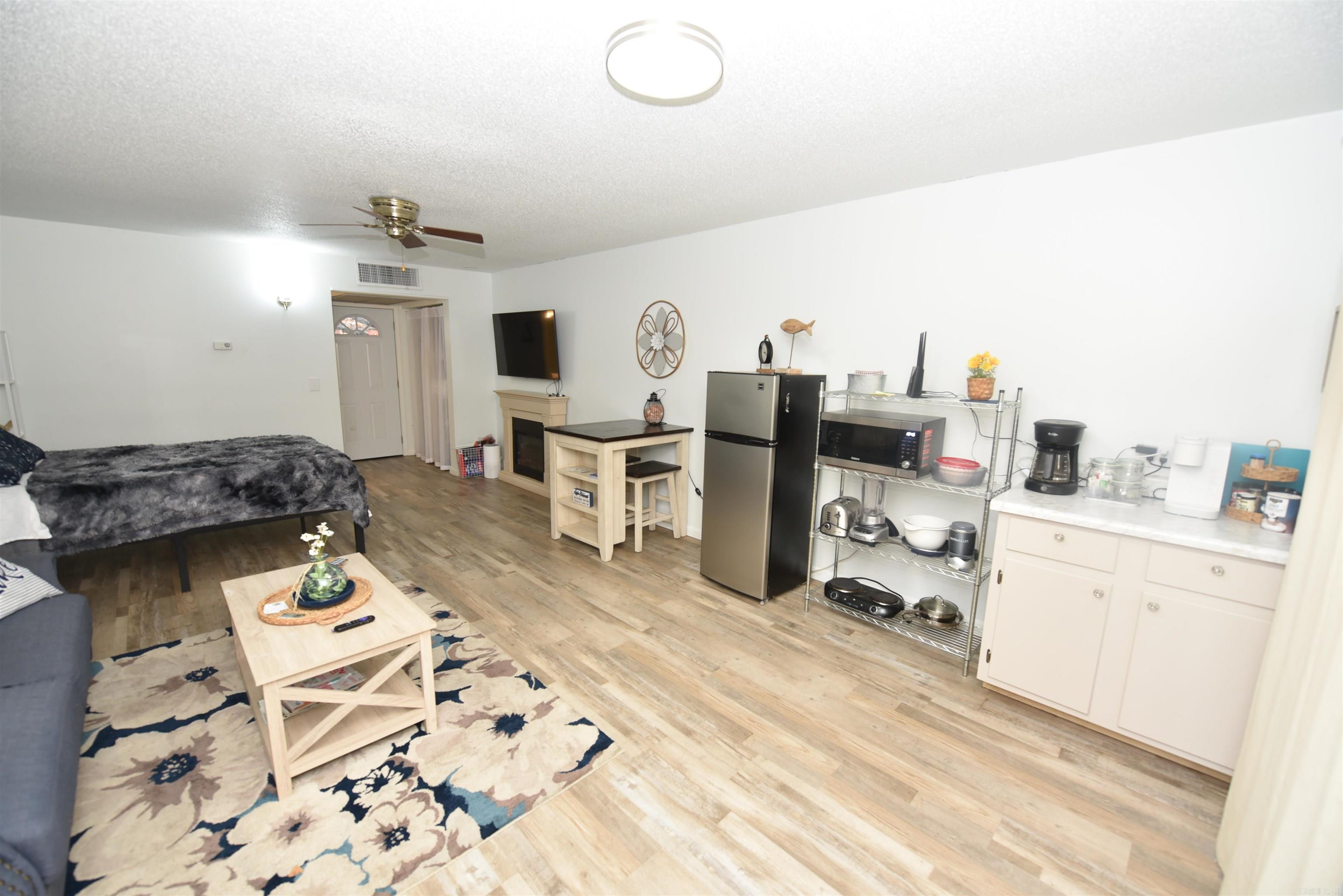 SUMMERHILL PLACE CONDOS - Residential