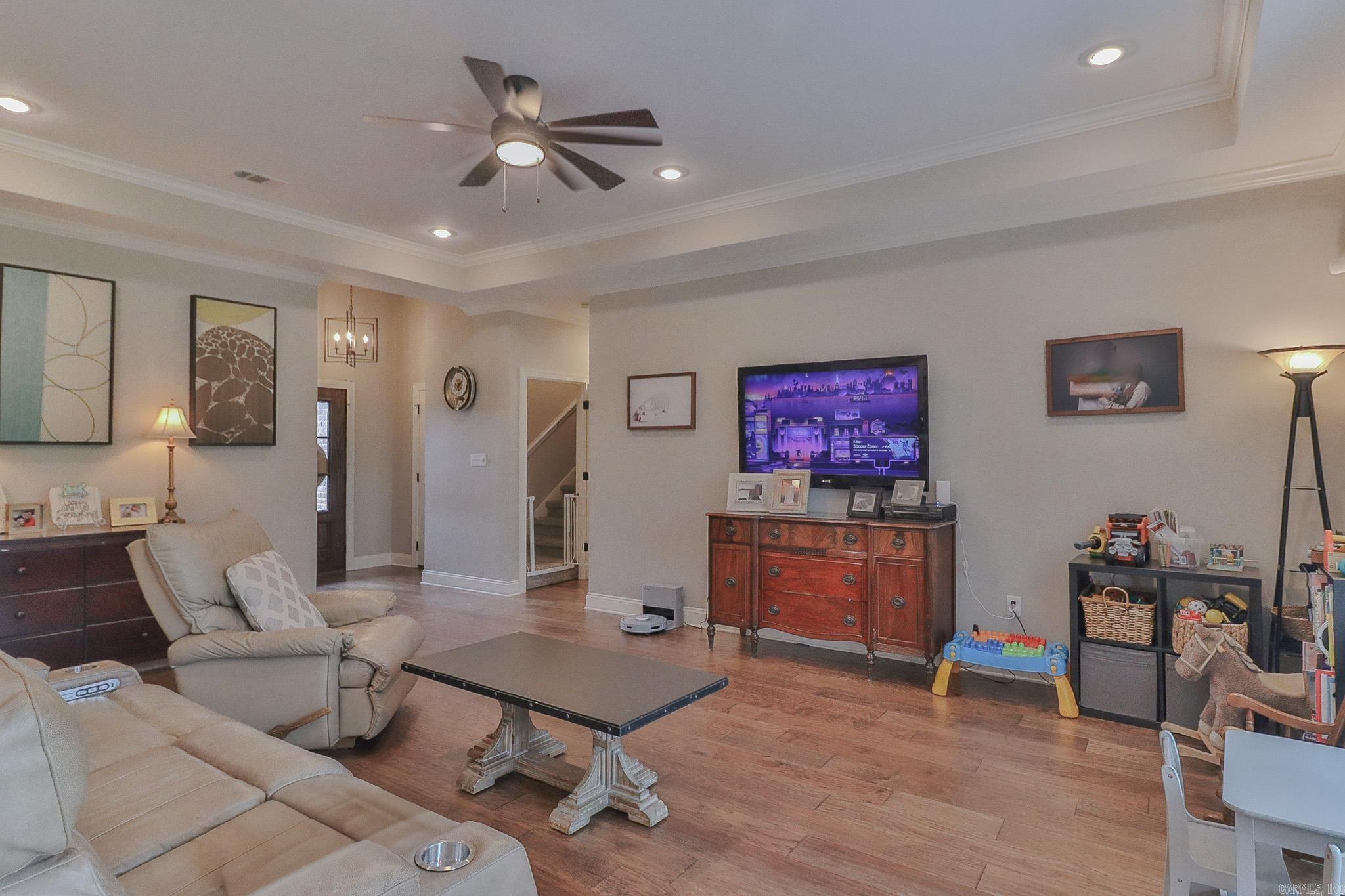 TWIN OAKS - Residential