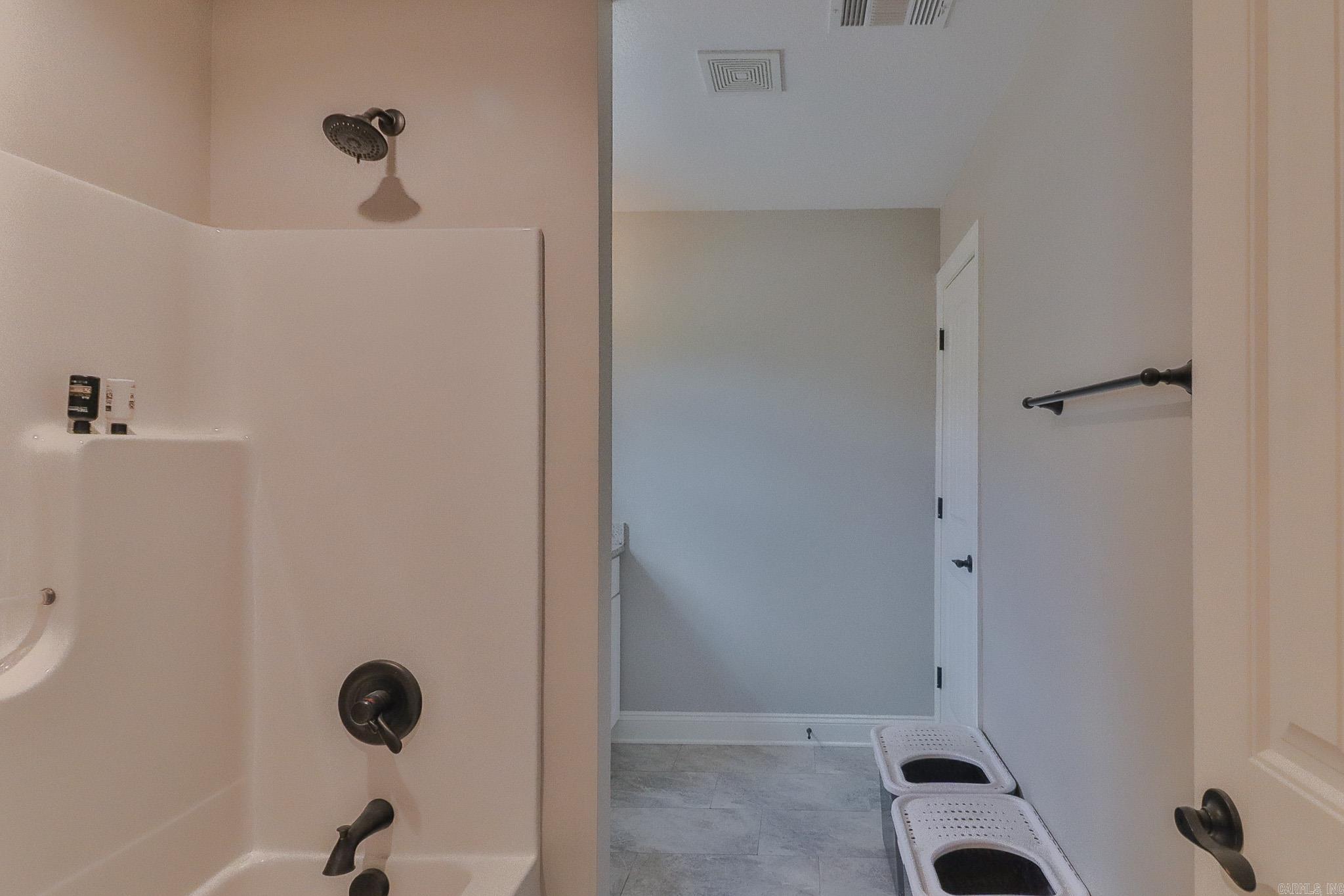 TWIN OAKS - Residential