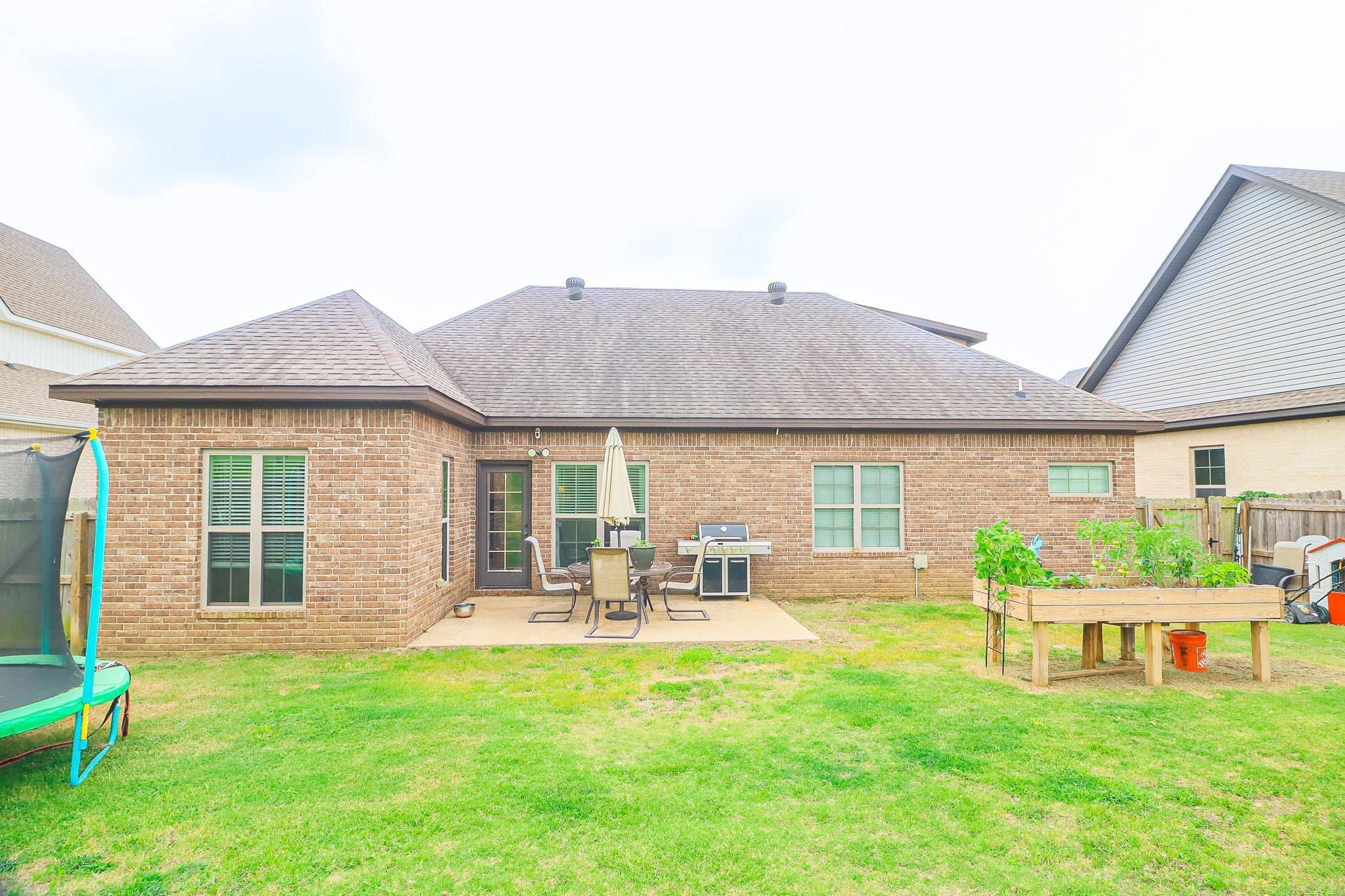 TWIN OAKS - Residential