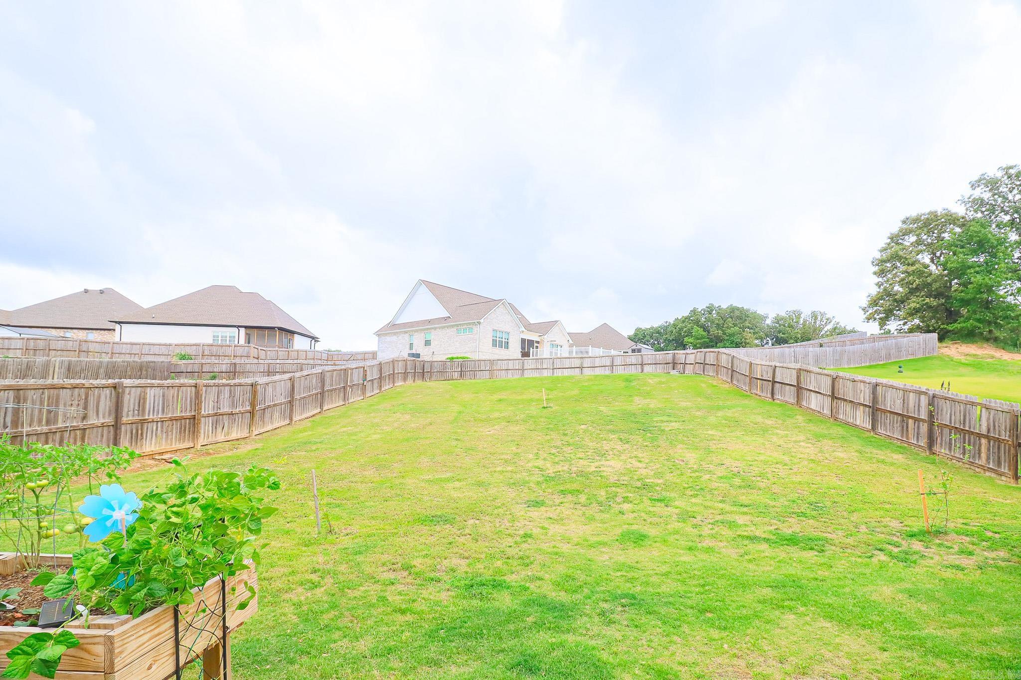 TWIN OAKS - Residential