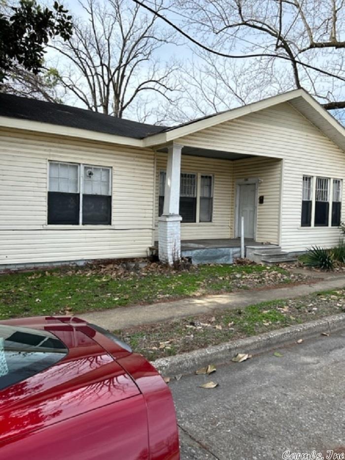 Available for purchase or owner-finance. There have been some recent renovations done to open up floorplan. Cleanout has been done on this 3 bed and 1 full bath home. There will need to be additional work done to get this home rent-ready or owner occupant. 10% down for owner-finance and easy monthly terms with 3.5% interest and no prepayment fees. Lots of square footage and lot size for the ask price. Seller has a lot more properties for sale if you need a package deal for houses or commercial properties. Cash price is 22k.  Parcel ID# 301-00875-000