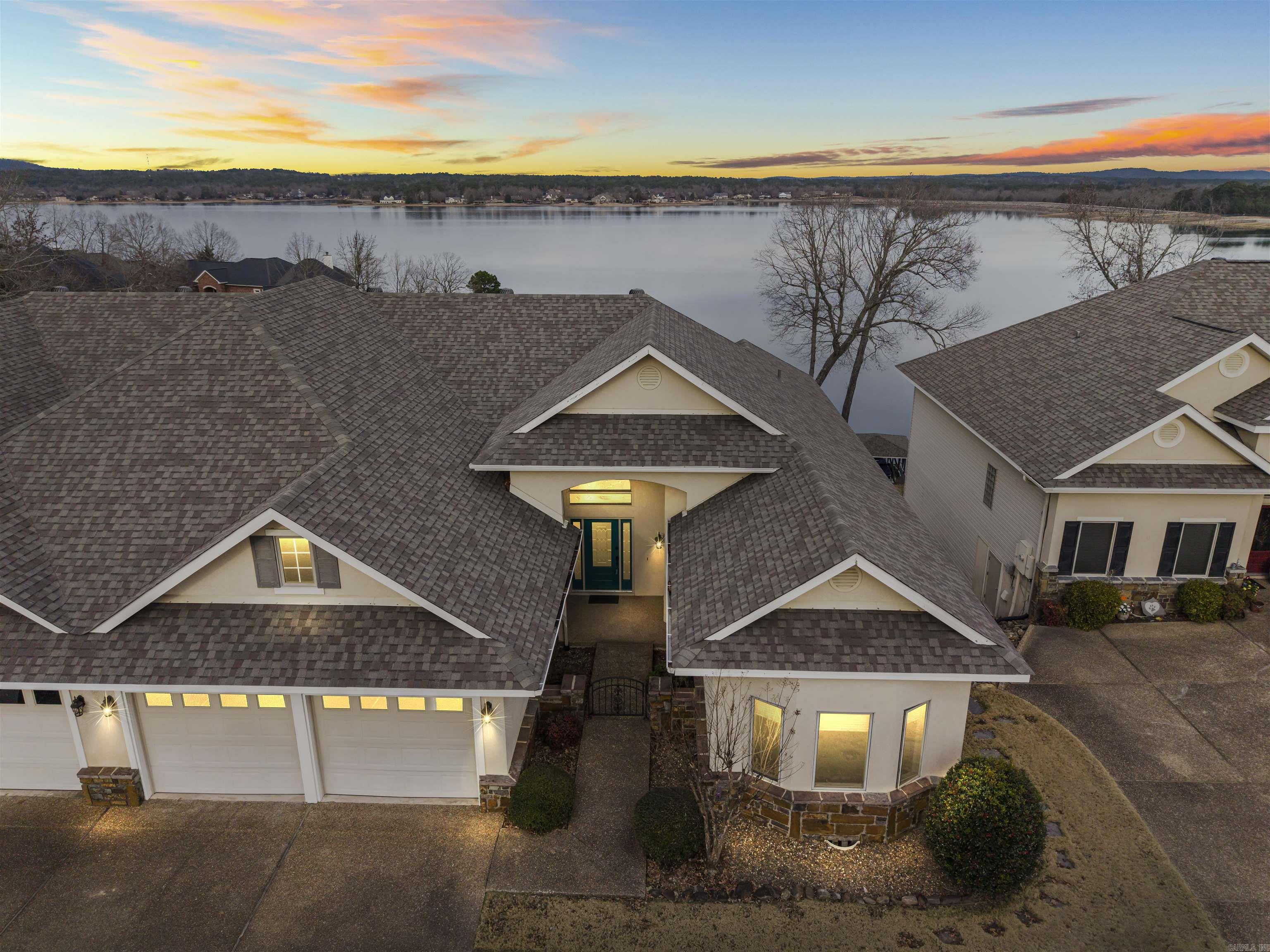 DIVINO COURTS - Residential