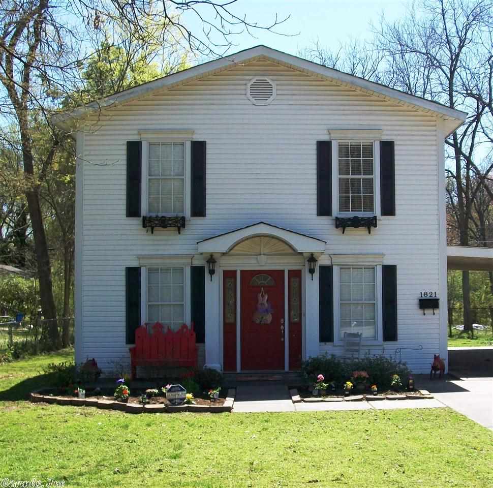 Charming colonial style home set in Old Town Conway makes one feel as if time has stood still.  You're sure to fall in love with this picturesque curb appeal and enjoy the mixture of updates and preserved interior features of this home. New wooden shed with loft and metal building convey.  You can own a little piece of Conway's history if you hurry and schedule your private showing today.