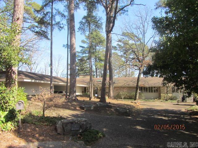 Noland Blass designed. Gorgeous property and setting. Views up and down the river. Special one of a kind property.