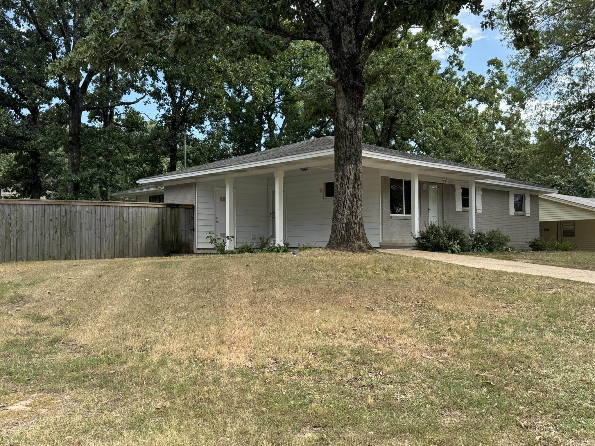 INDIAN HILLS - Residential