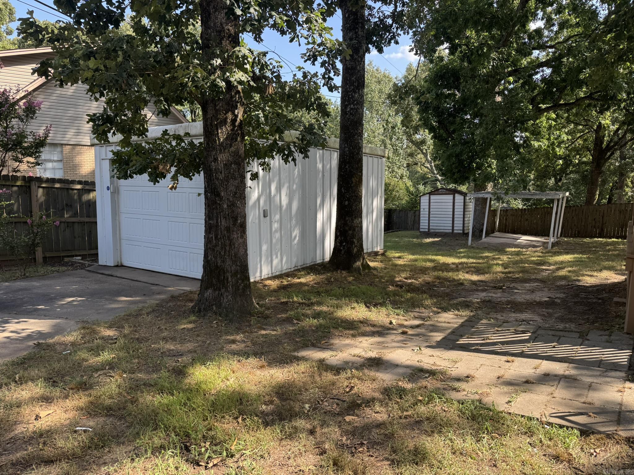 INDIAN HILLS - Residential