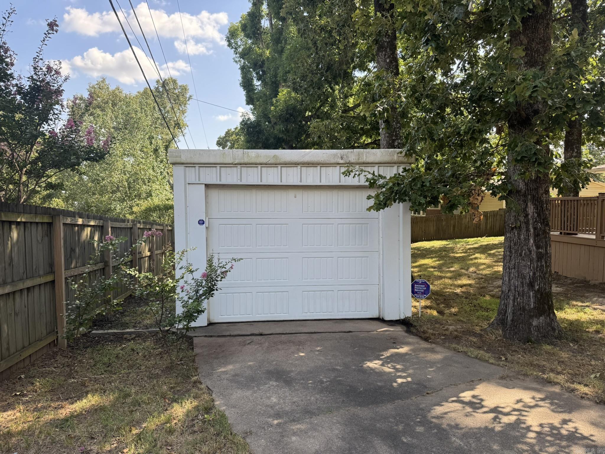 INDIAN HILLS - Residential