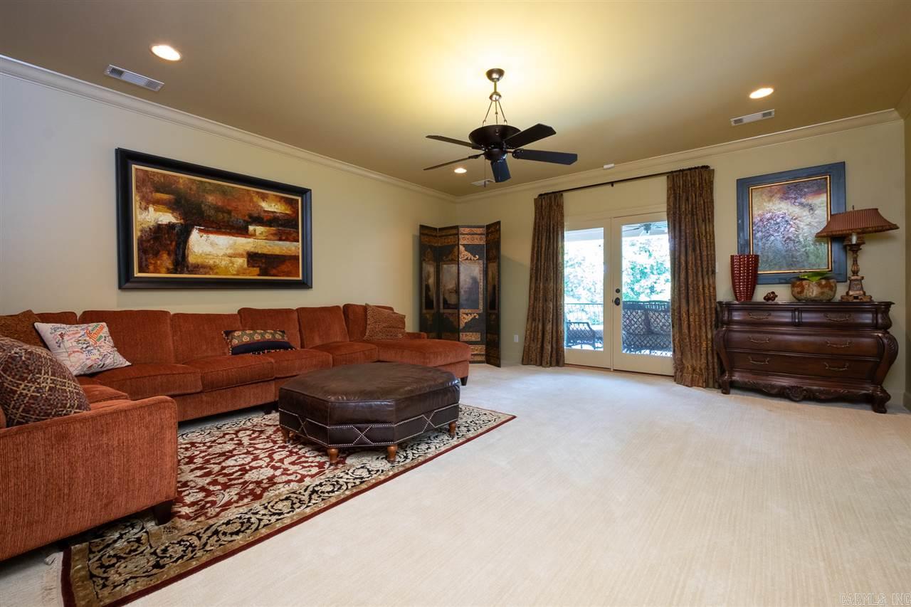 CHENAL DOWNS - Residential