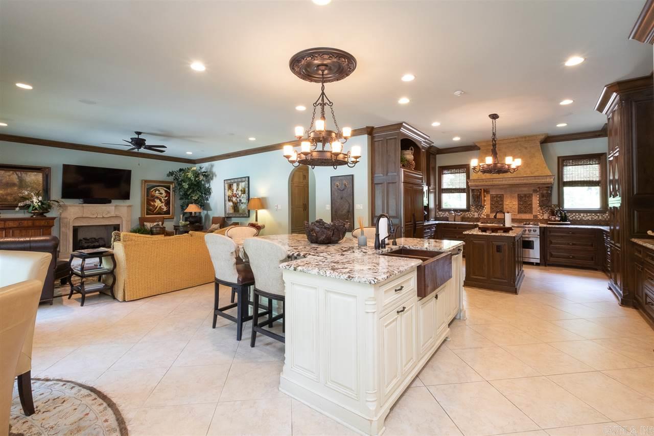 CHENAL DOWNS - Residential
