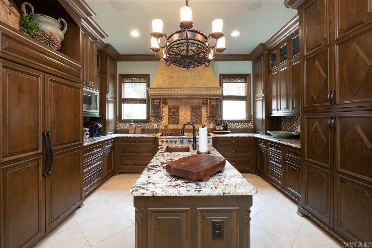 CHENAL DOWNS - Residential