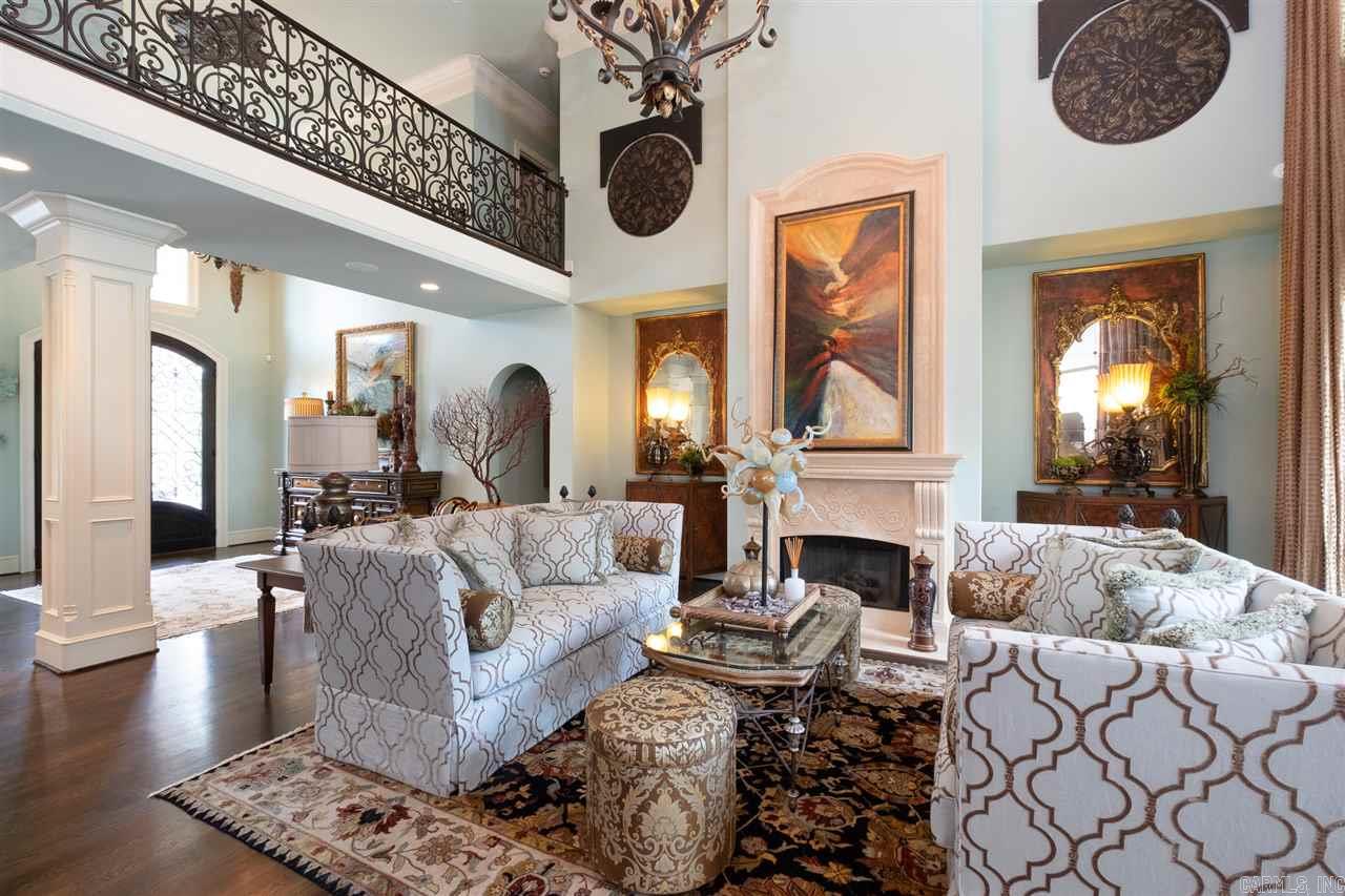 CHENAL DOWNS - Residential