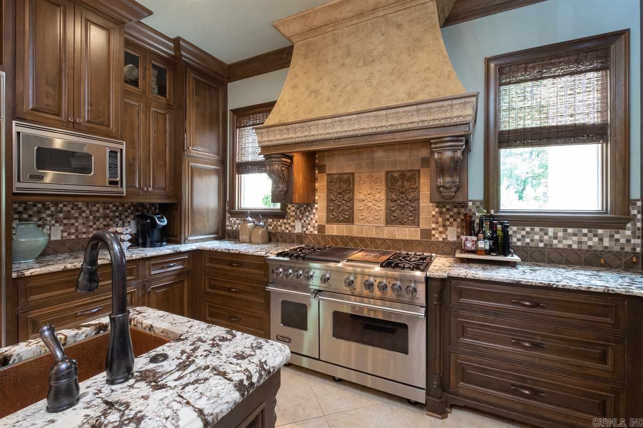CHENAL DOWNS - Residential