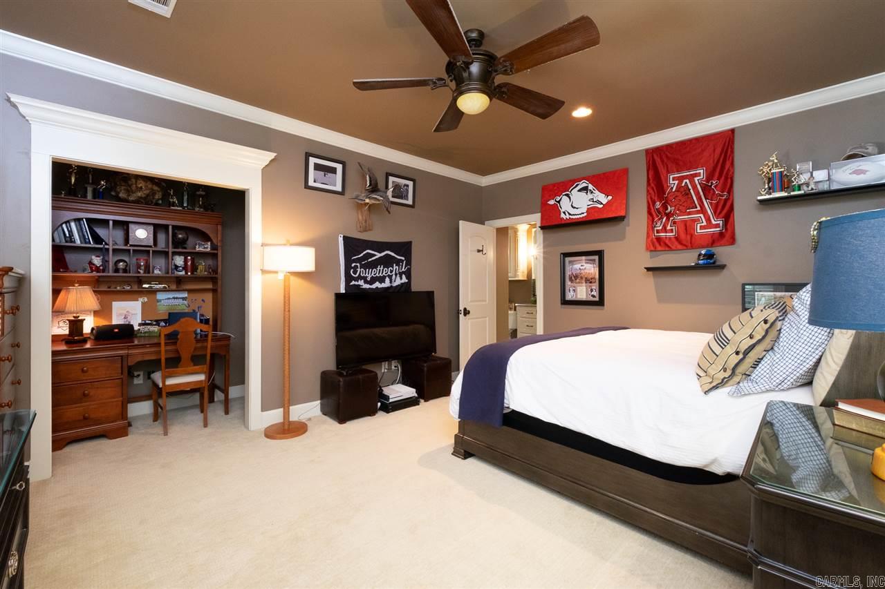 CHENAL DOWNS - Residential