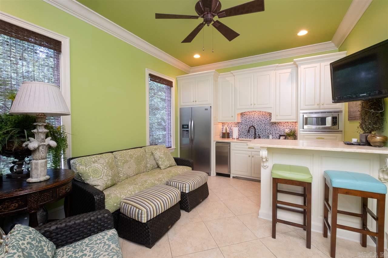 CHENAL DOWNS - Residential