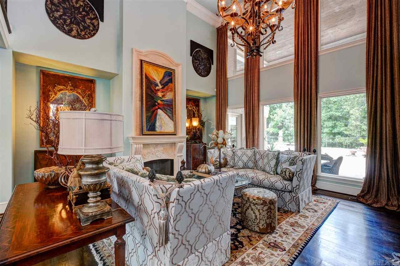 CHENAL DOWNS - Residential