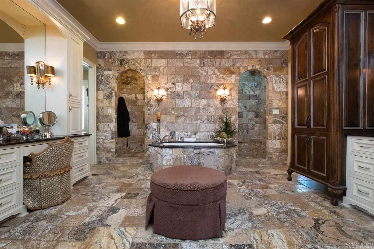 CHENAL DOWNS - Residential