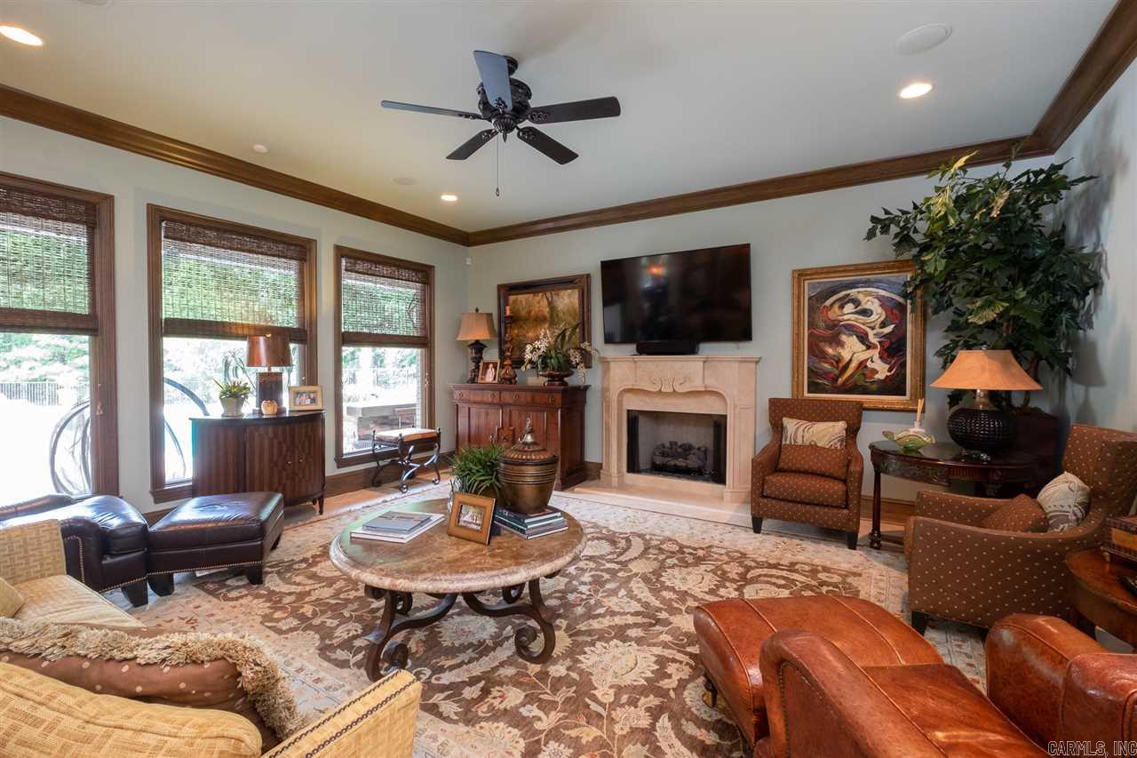CHENAL DOWNS - Residential