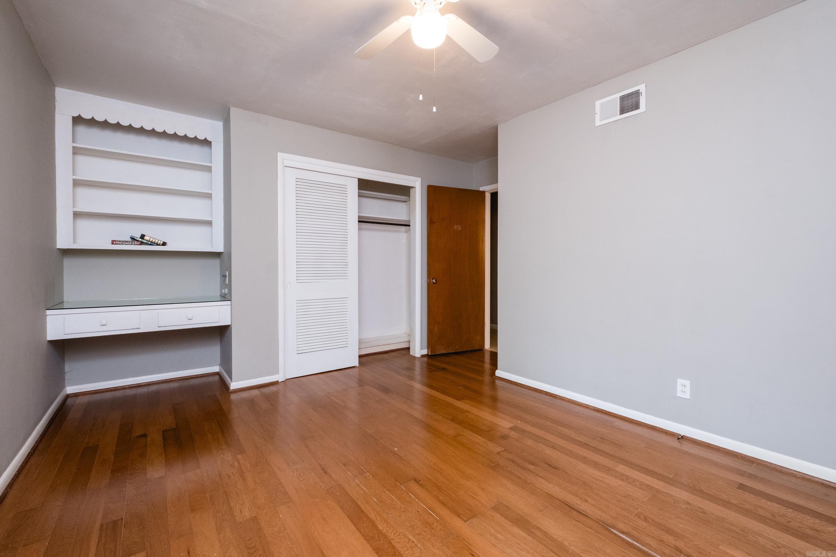 KINGWOOD PLACE - Residential