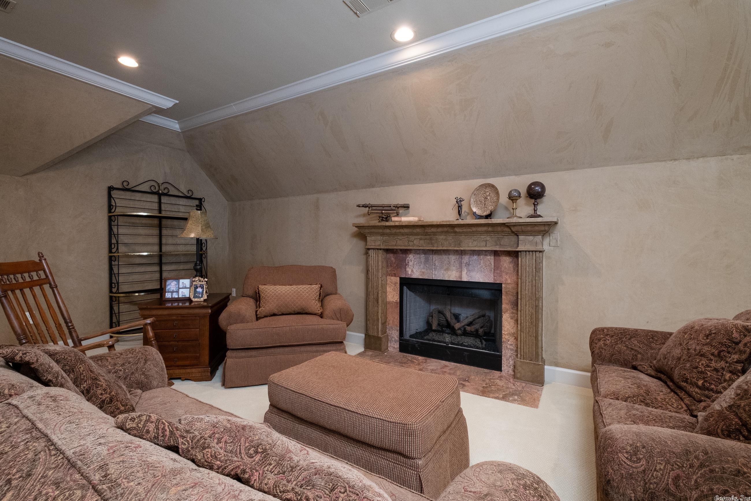 VALLEY FALLS ESTATES - Residential
