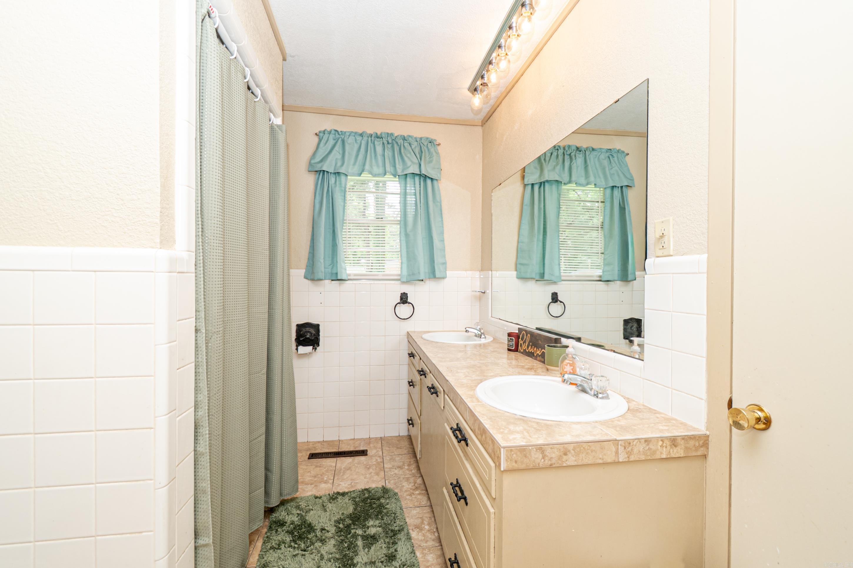 MONTICELLO - Residential