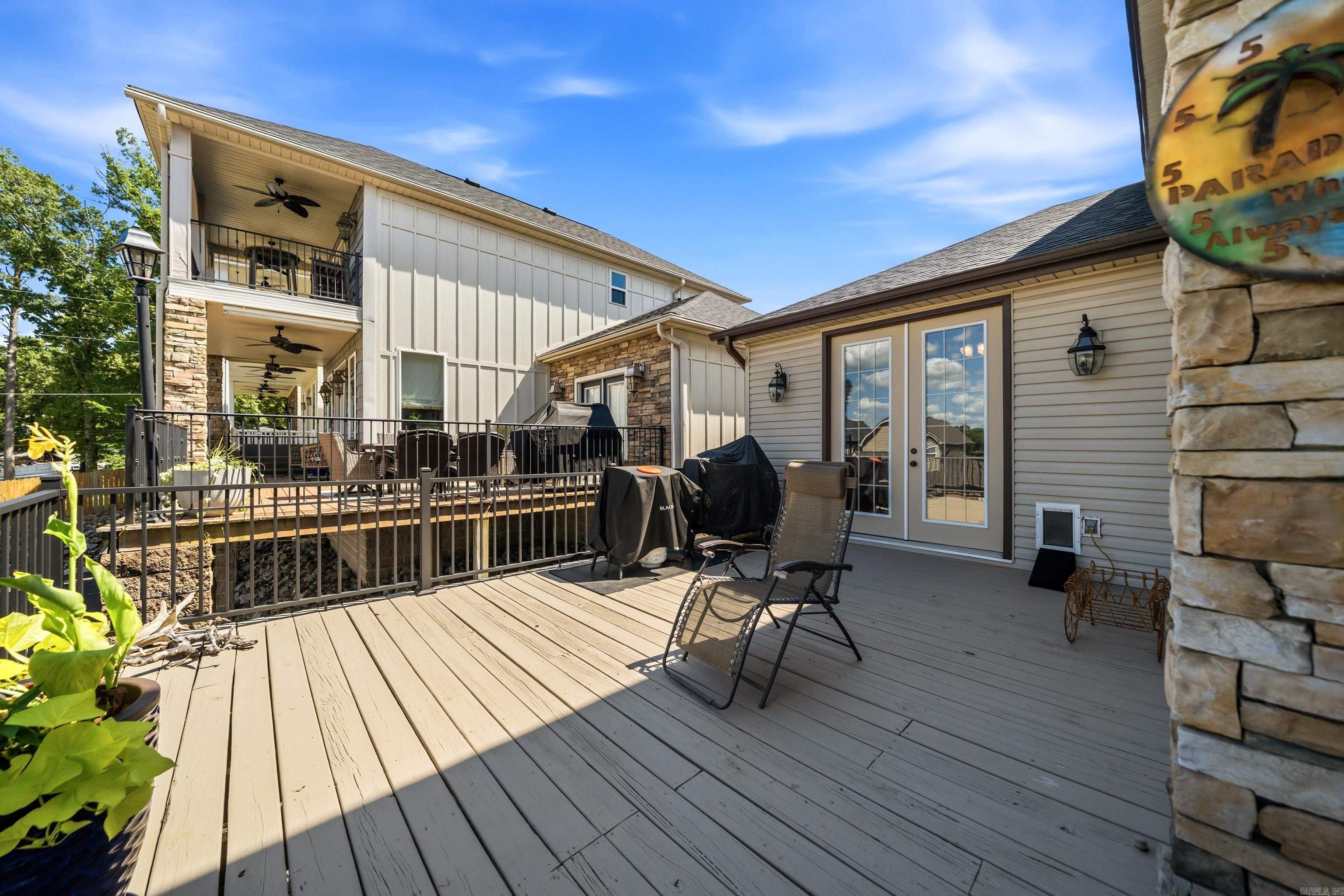 MAJESTIC LAKE VILLAGE TOWNHOMES - Residential