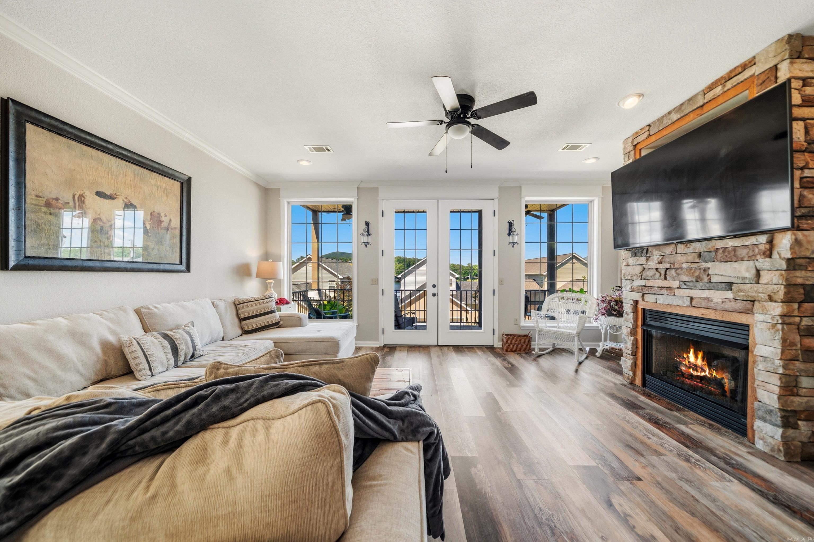 MAJESTIC LAKE VILLAGE TOWNHOMES - Residential