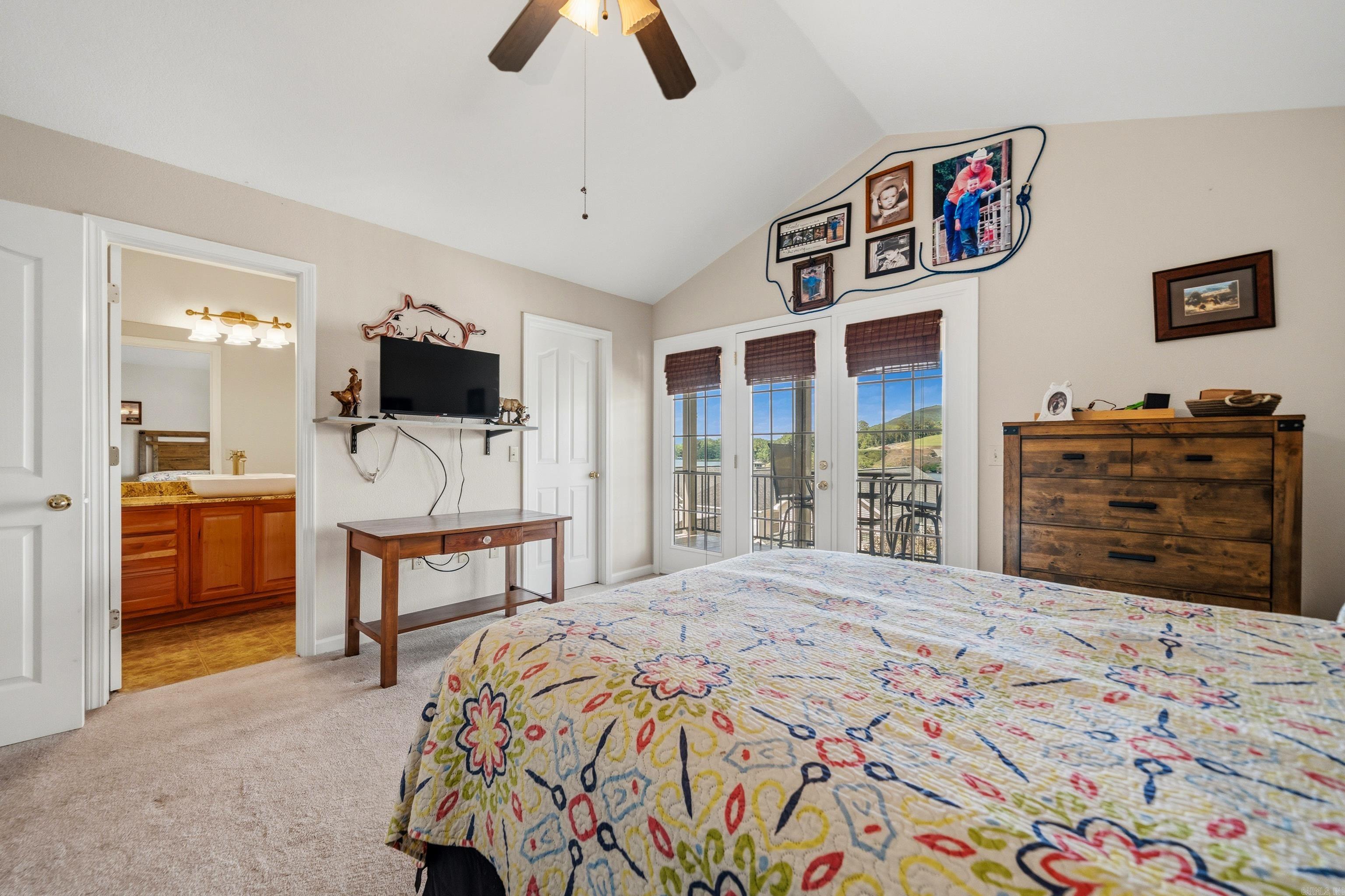 MAJESTIC LAKE VILLAGE TOWNHOMES - Residential