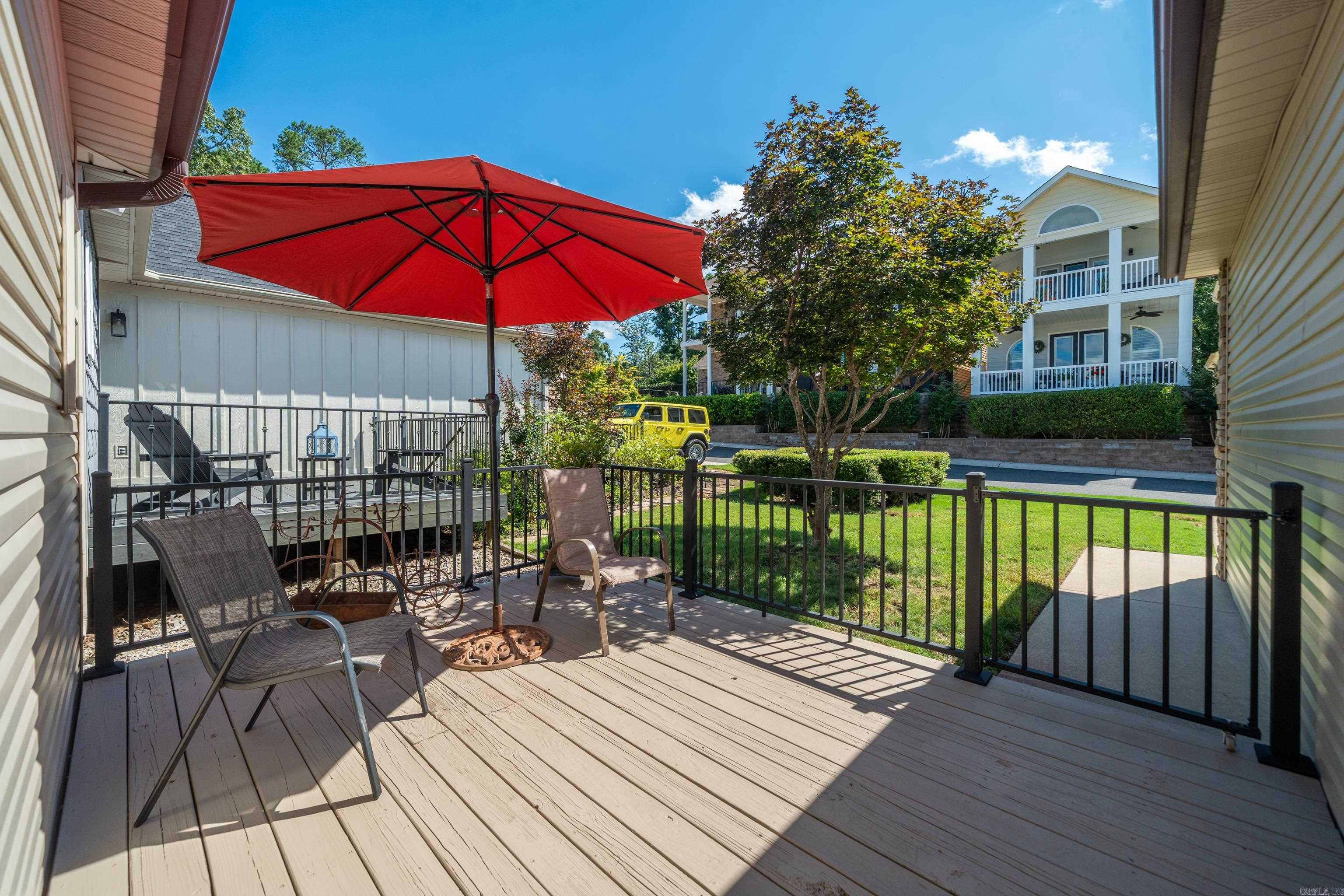 MAJESTIC LAKE VILLAGE TOWNHOMES - Residential