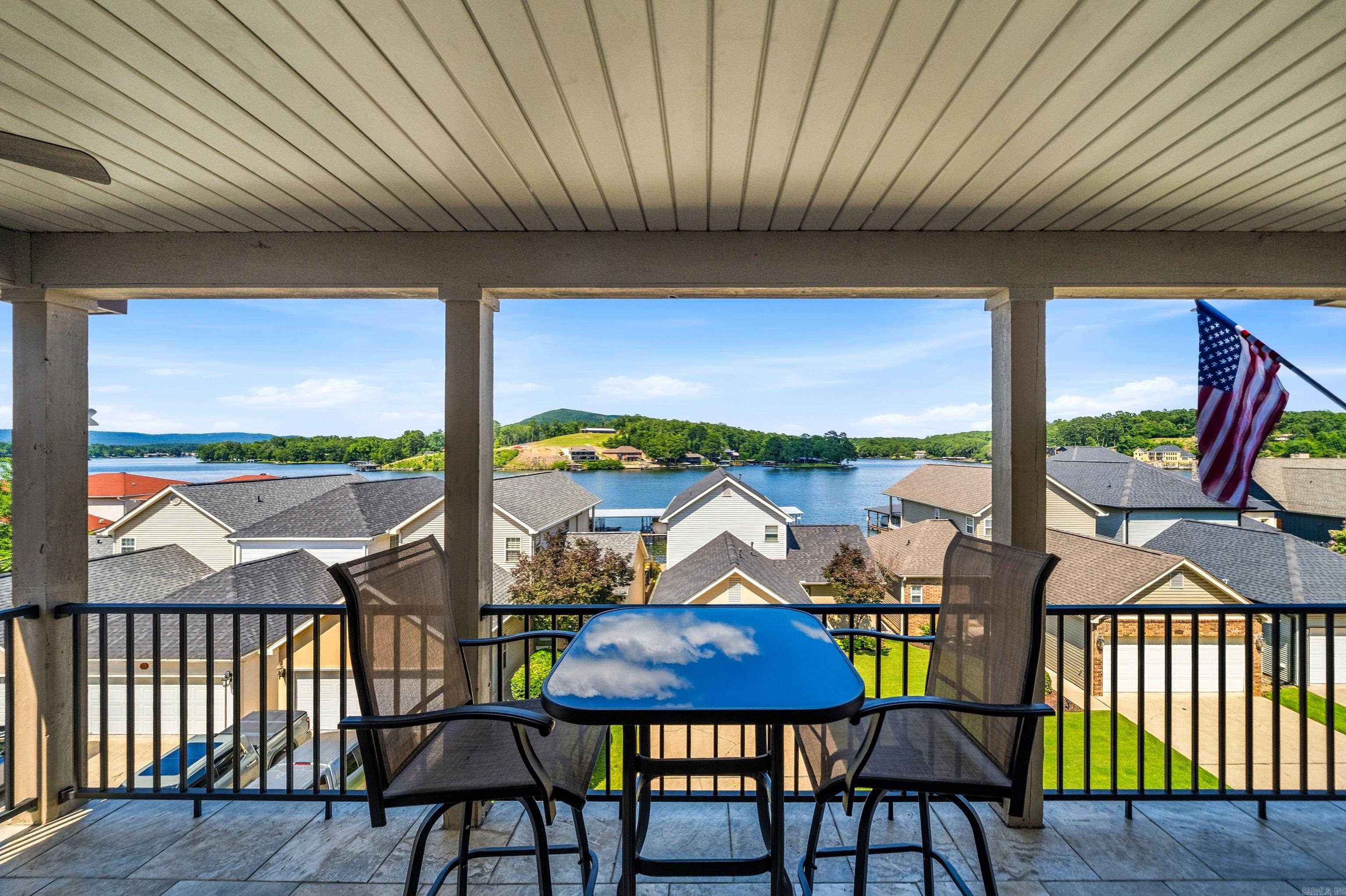 MAJESTIC LAKE VILLAGE TOWNHOMES - Residential