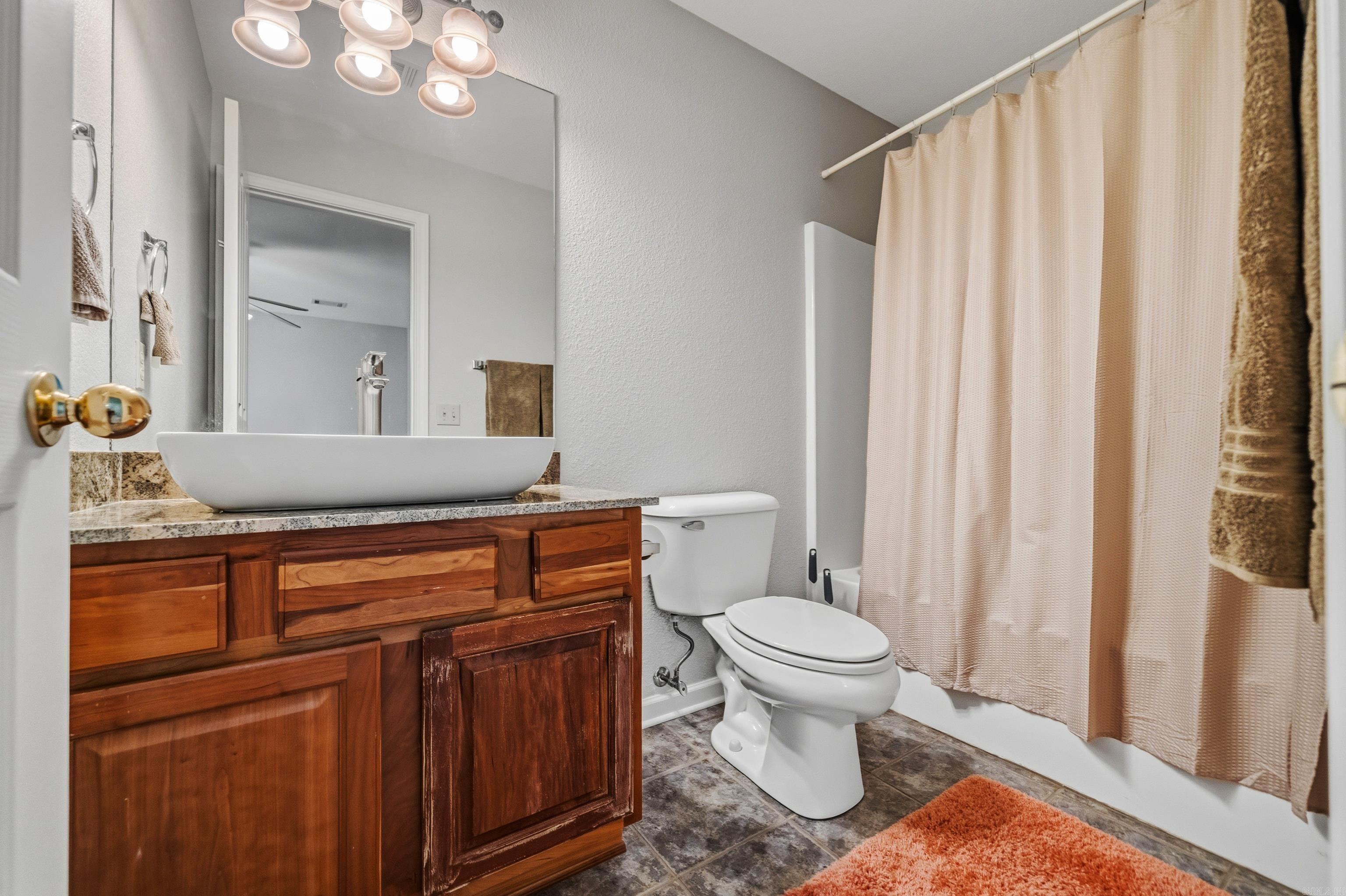 MAJESTIC LAKE VILLAGE TOWNHOMES - Residential