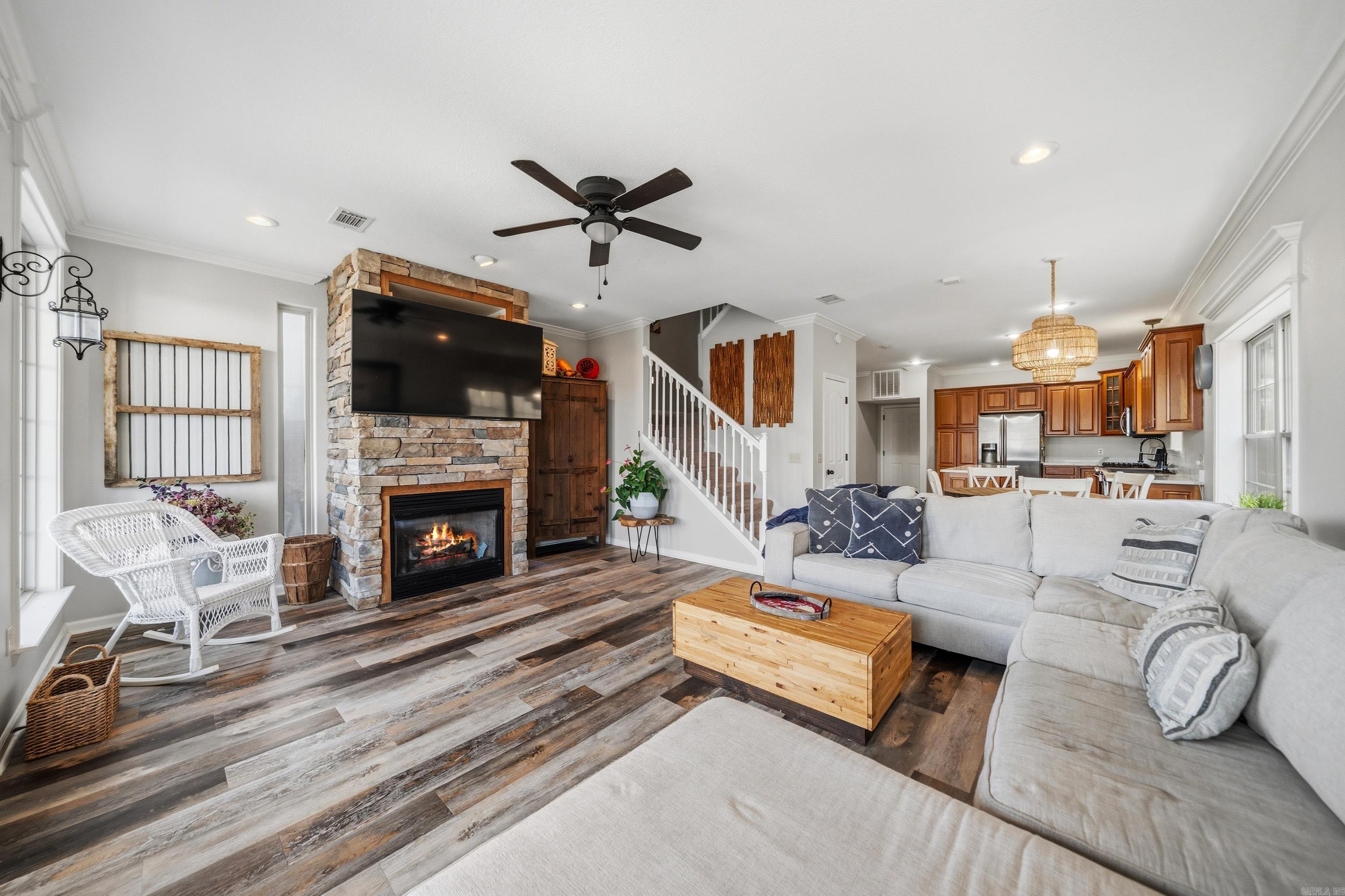 MAJESTIC LAKE VILLAGE TOWNHOMES - Residential