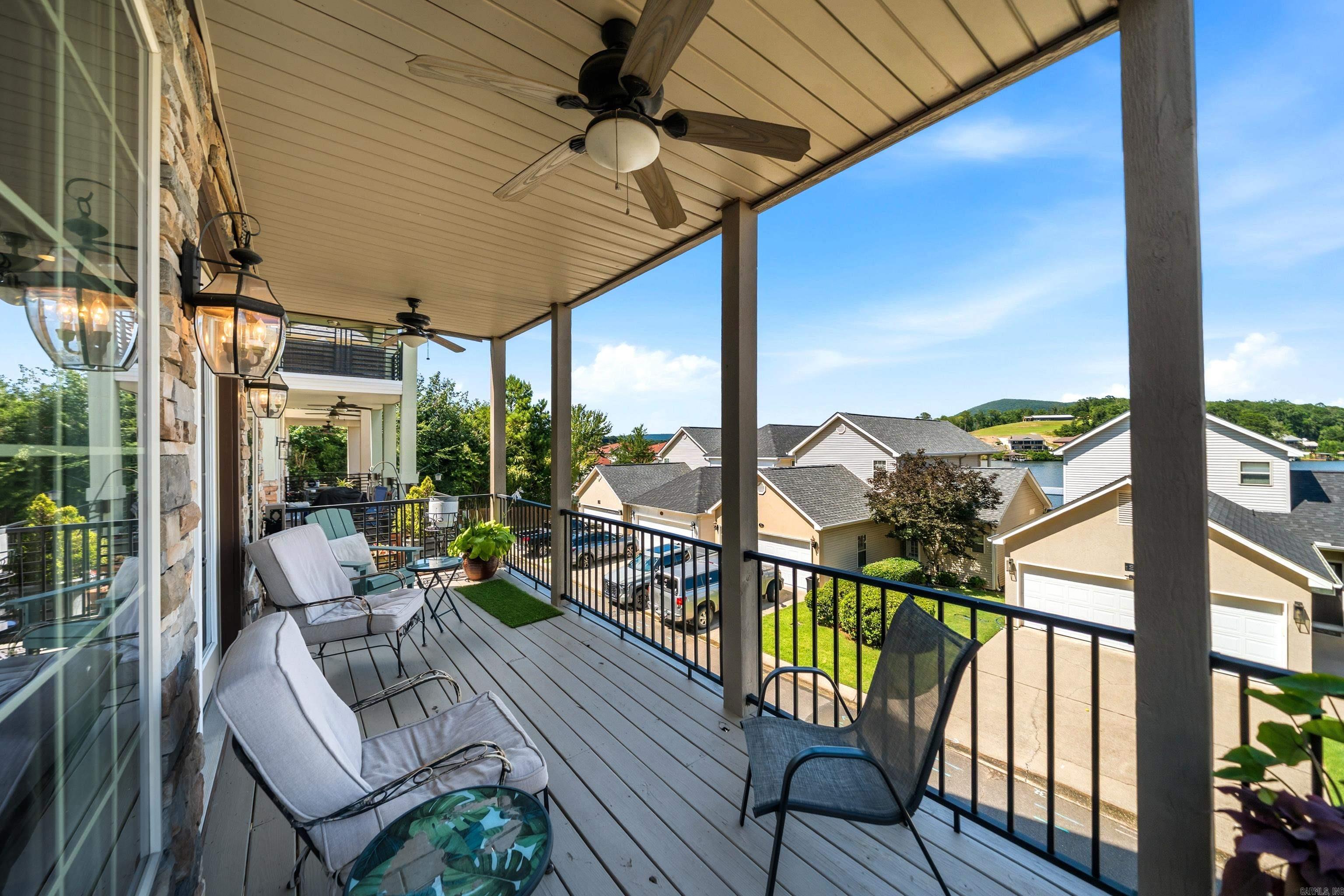 MAJESTIC LAKE VILLAGE TOWNHOMES - Residential
