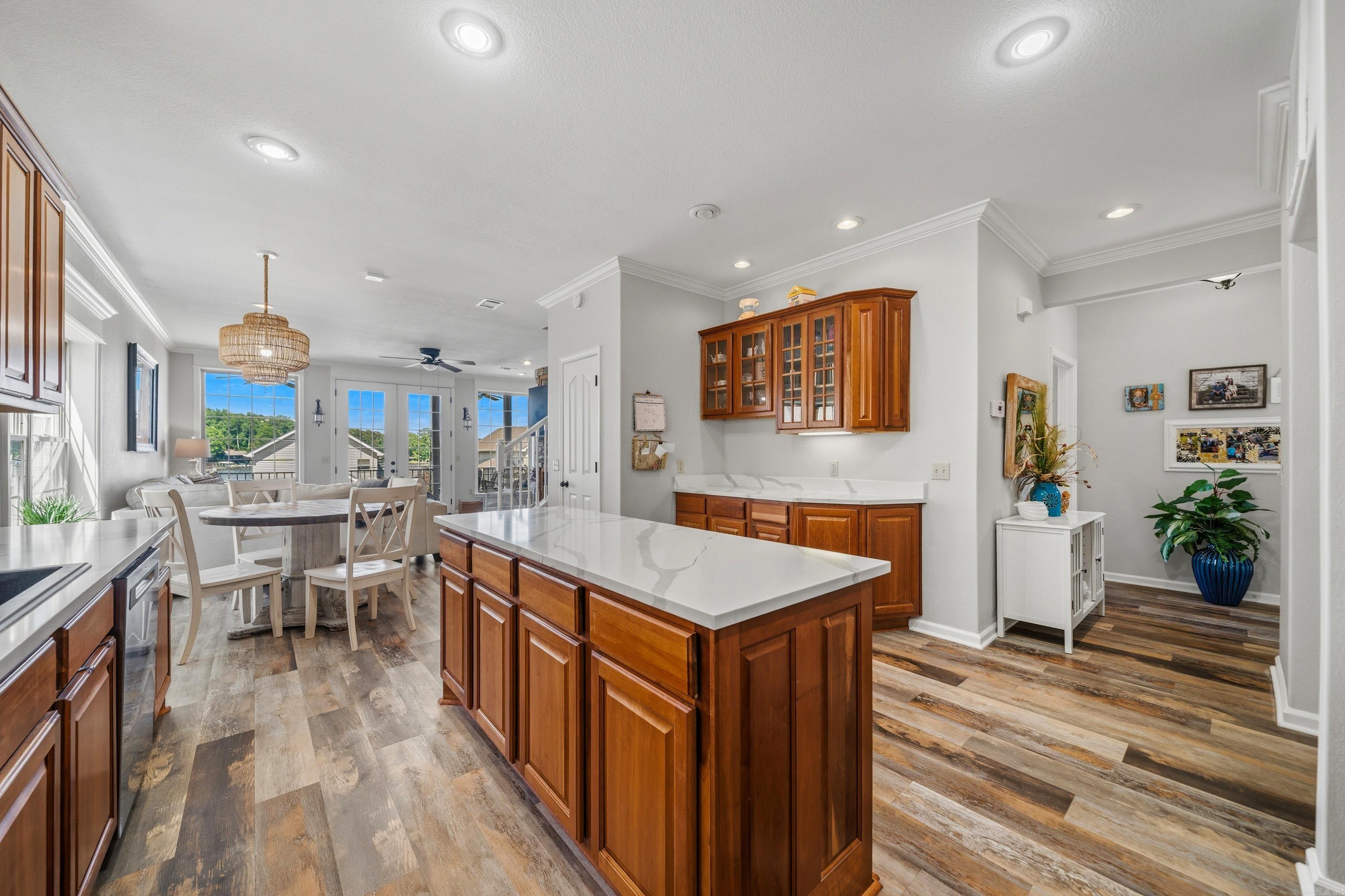 MAJESTIC LAKE VILLAGE TOWNHOMES - Residential