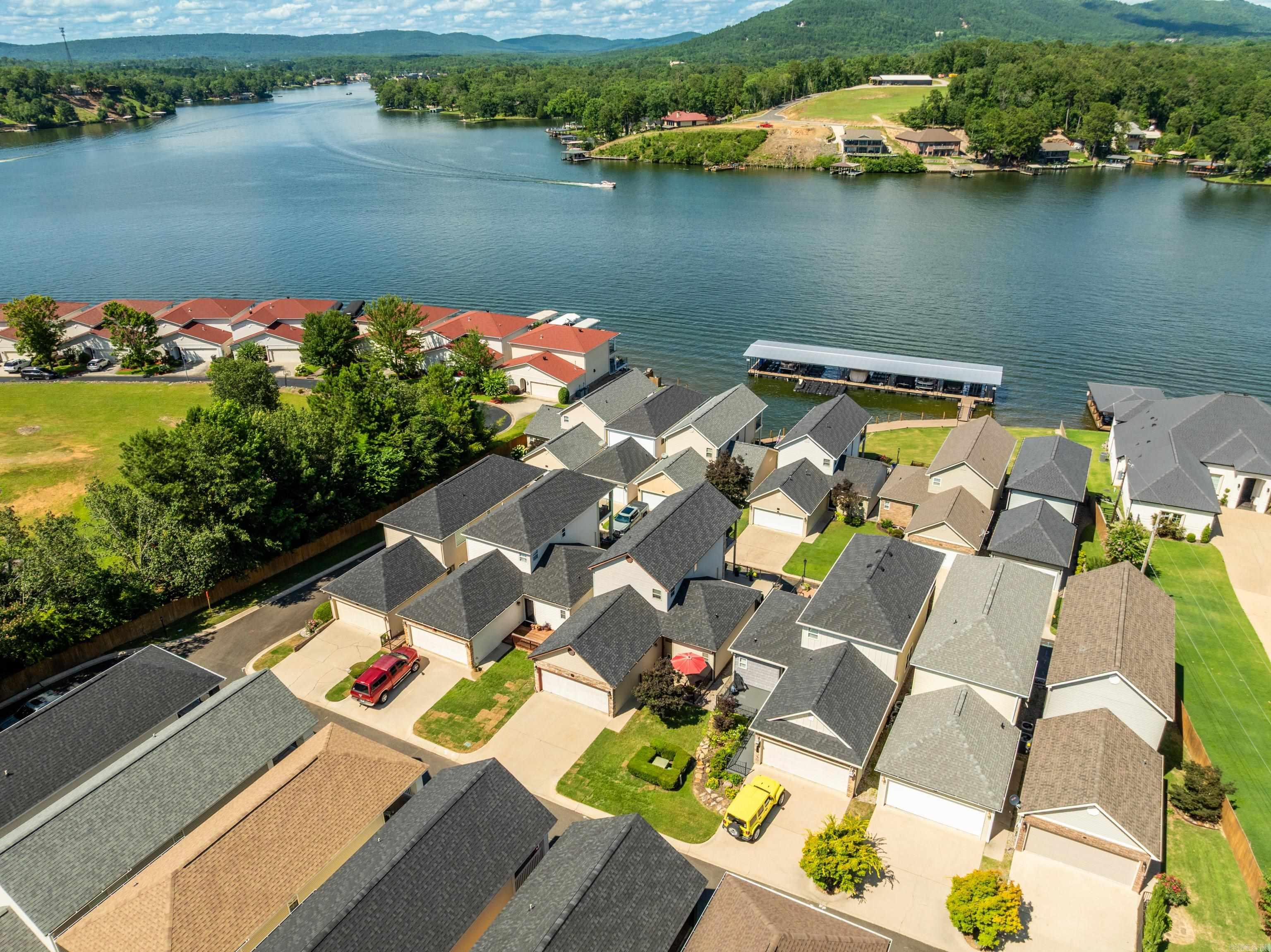 MAJESTIC LAKE VILLAGE TOWNHOMES - Residential