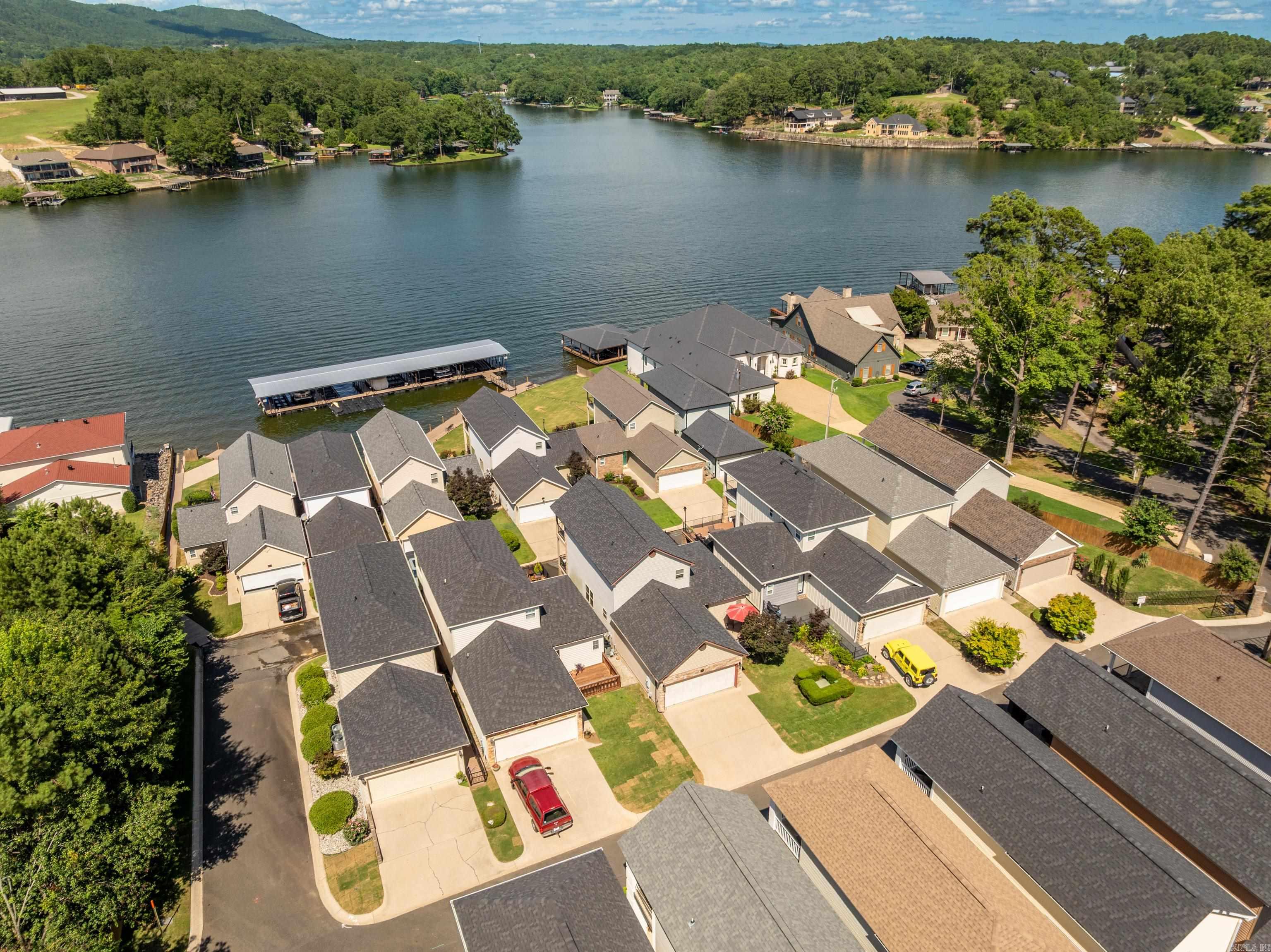 MAJESTIC LAKE VILLAGE TOWNHOMES - Residential
