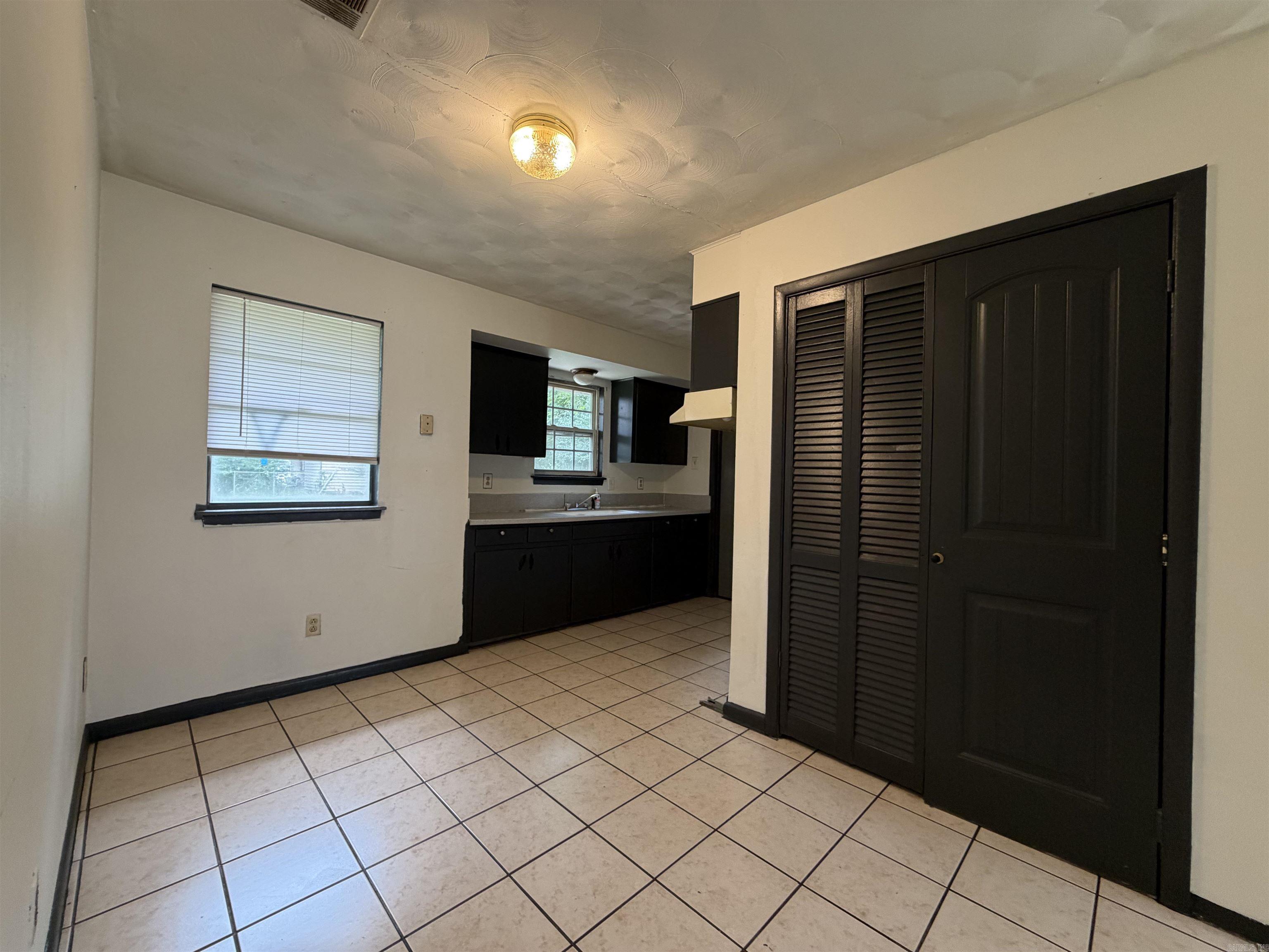 COUNTRY CLUB TO JACK - Residential