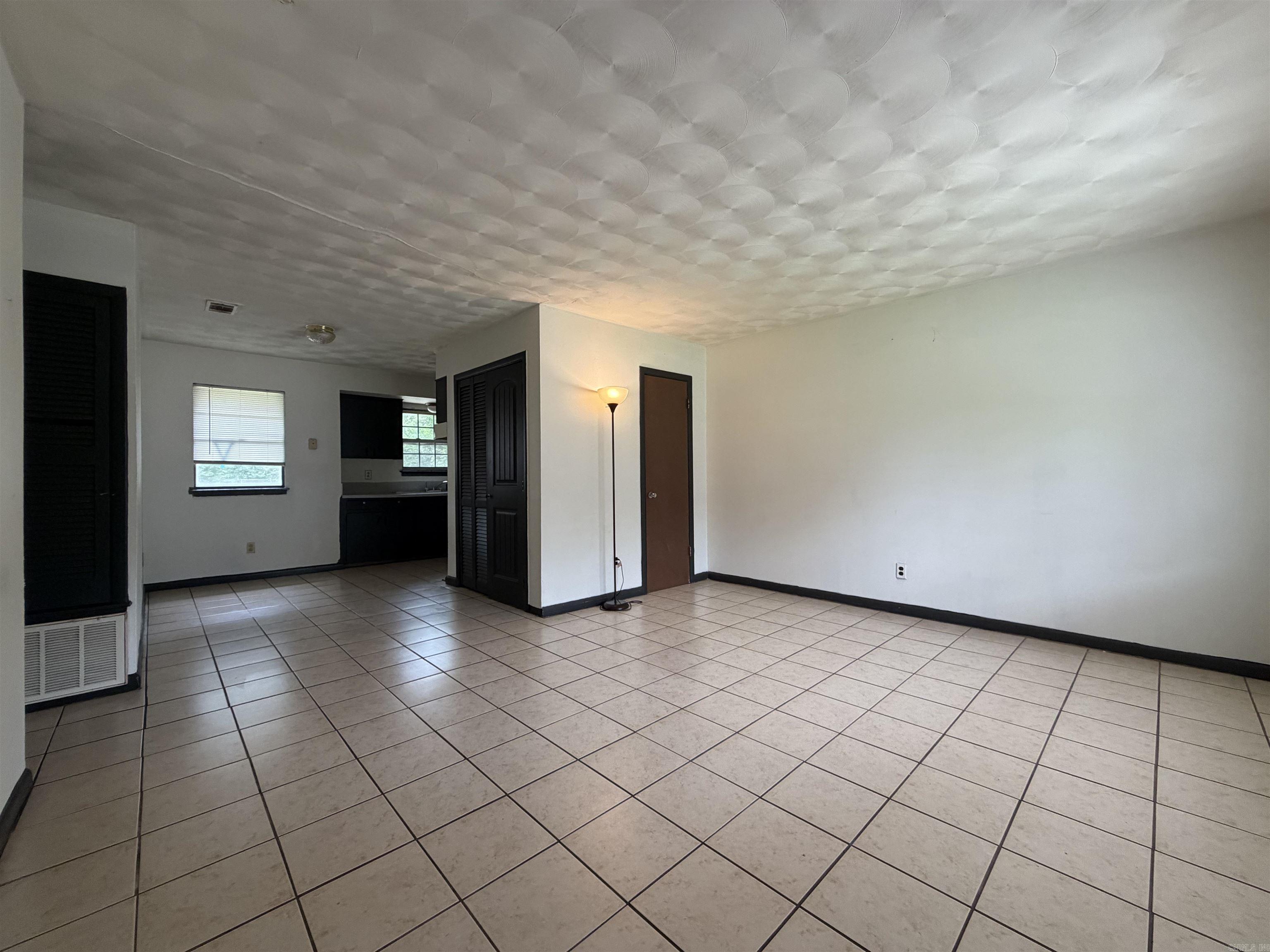 COUNTRY CLUB TO JACK - Residential