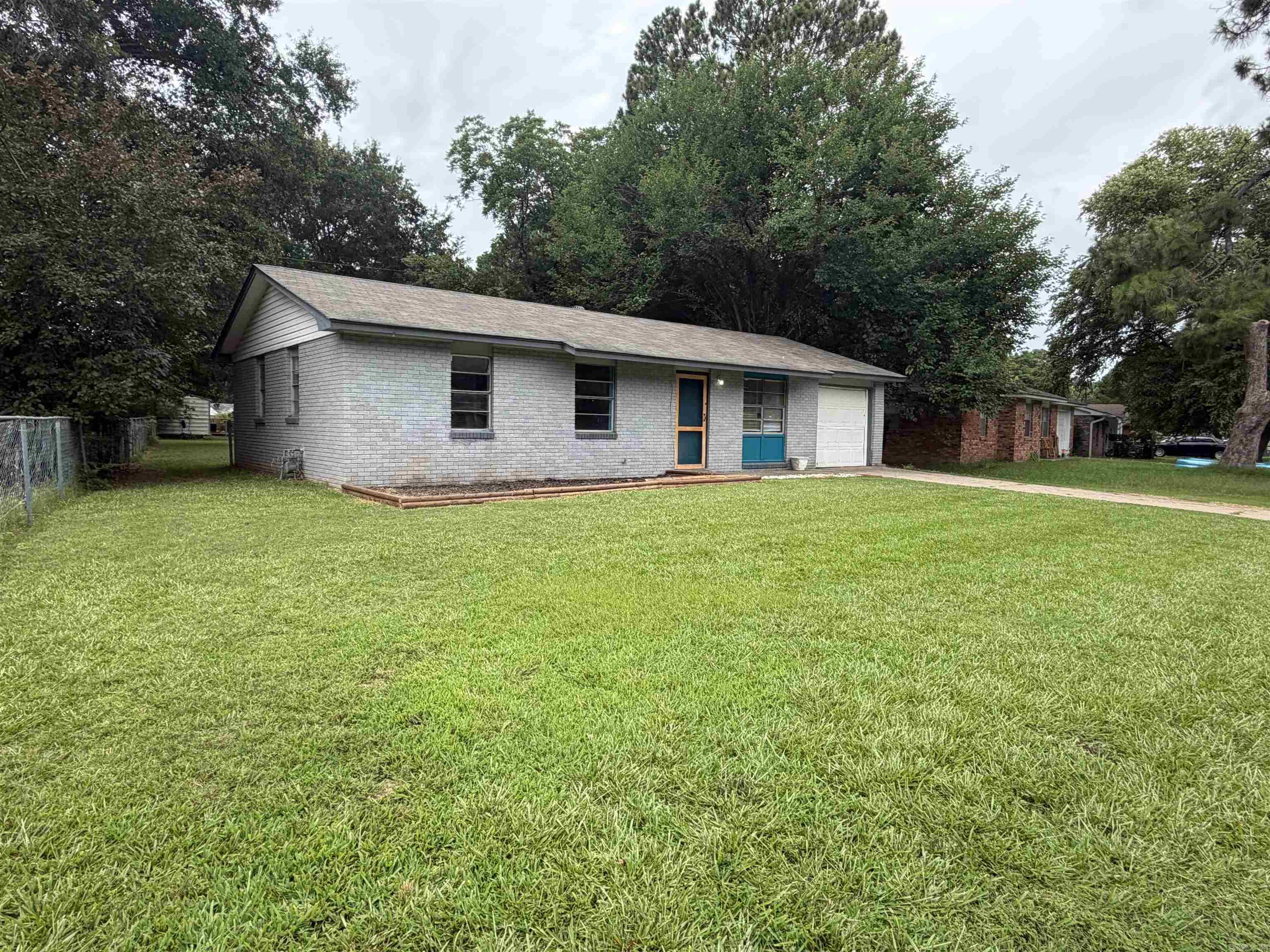 COUNTRY CLUB TO JACK - Residential