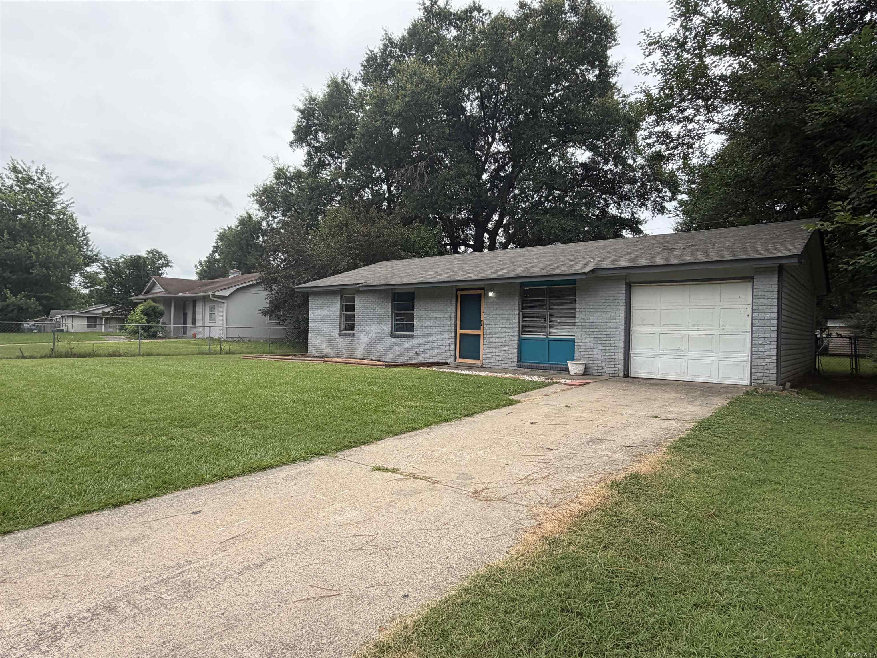 COUNTRY CLUB TO JACK - Residential