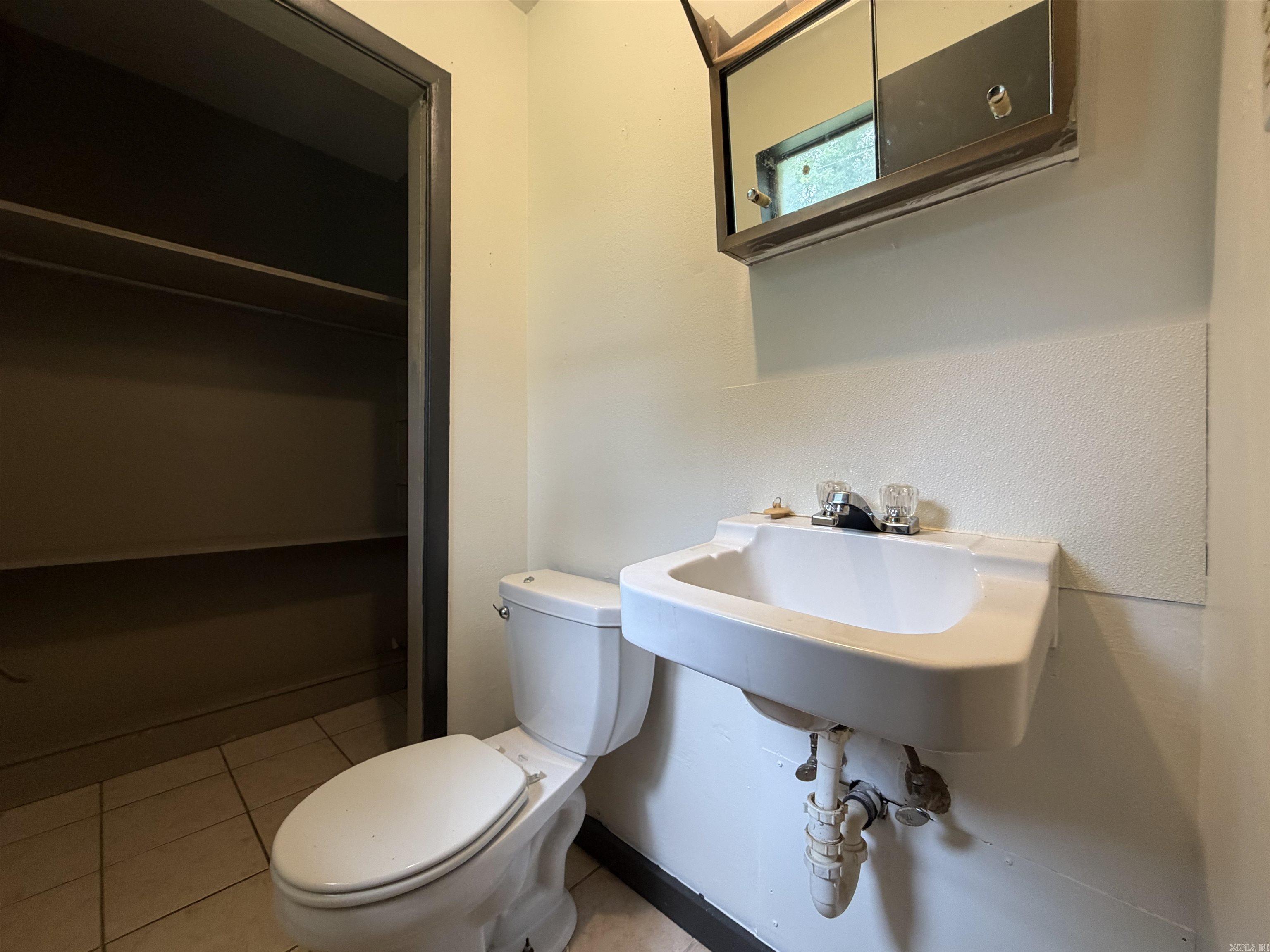 COUNTRY CLUB TO JACK - Residential