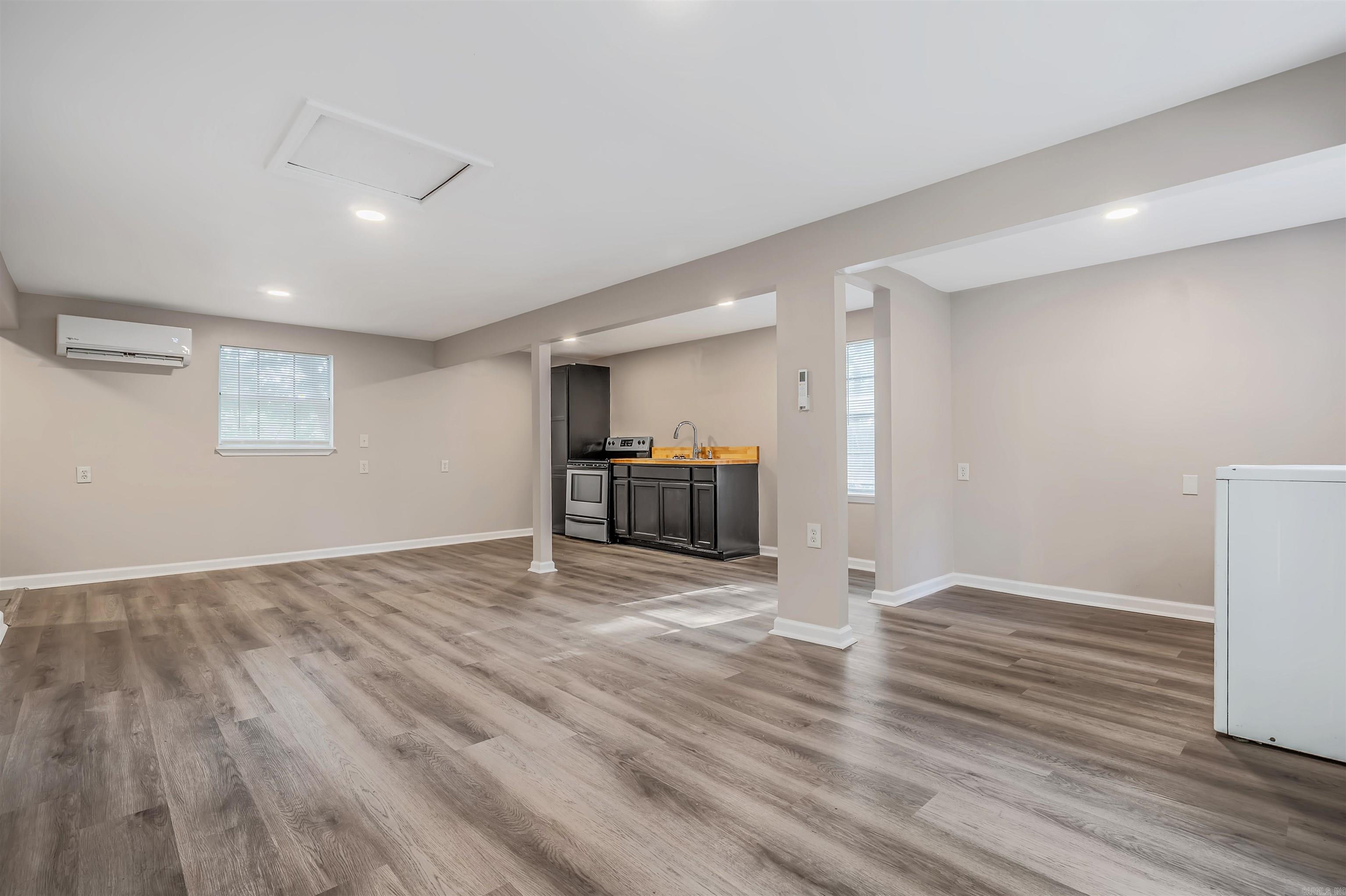 CEDAR POINT HEIGHTS - Residential