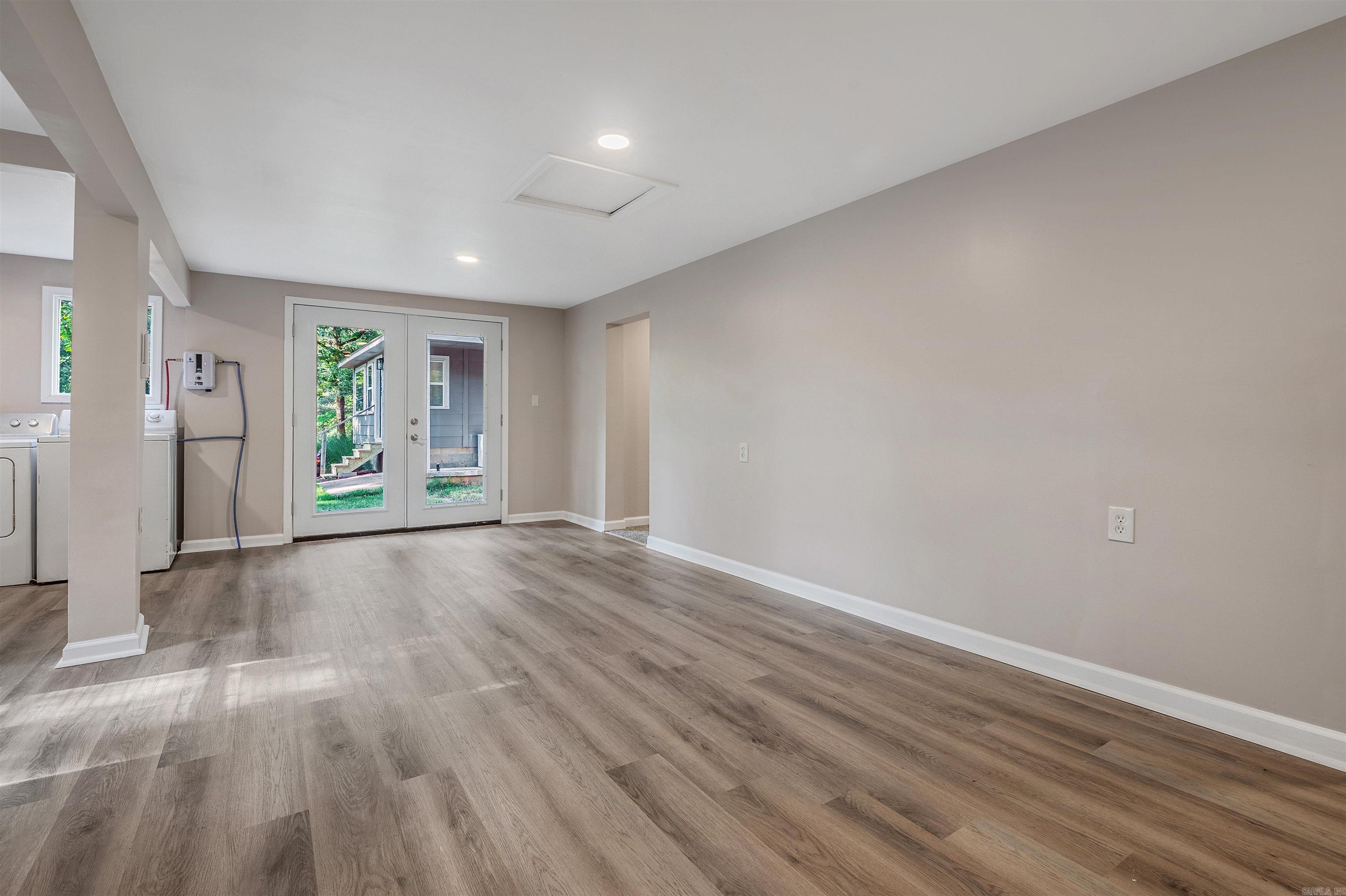 CEDAR POINT HEIGHTS - Residential